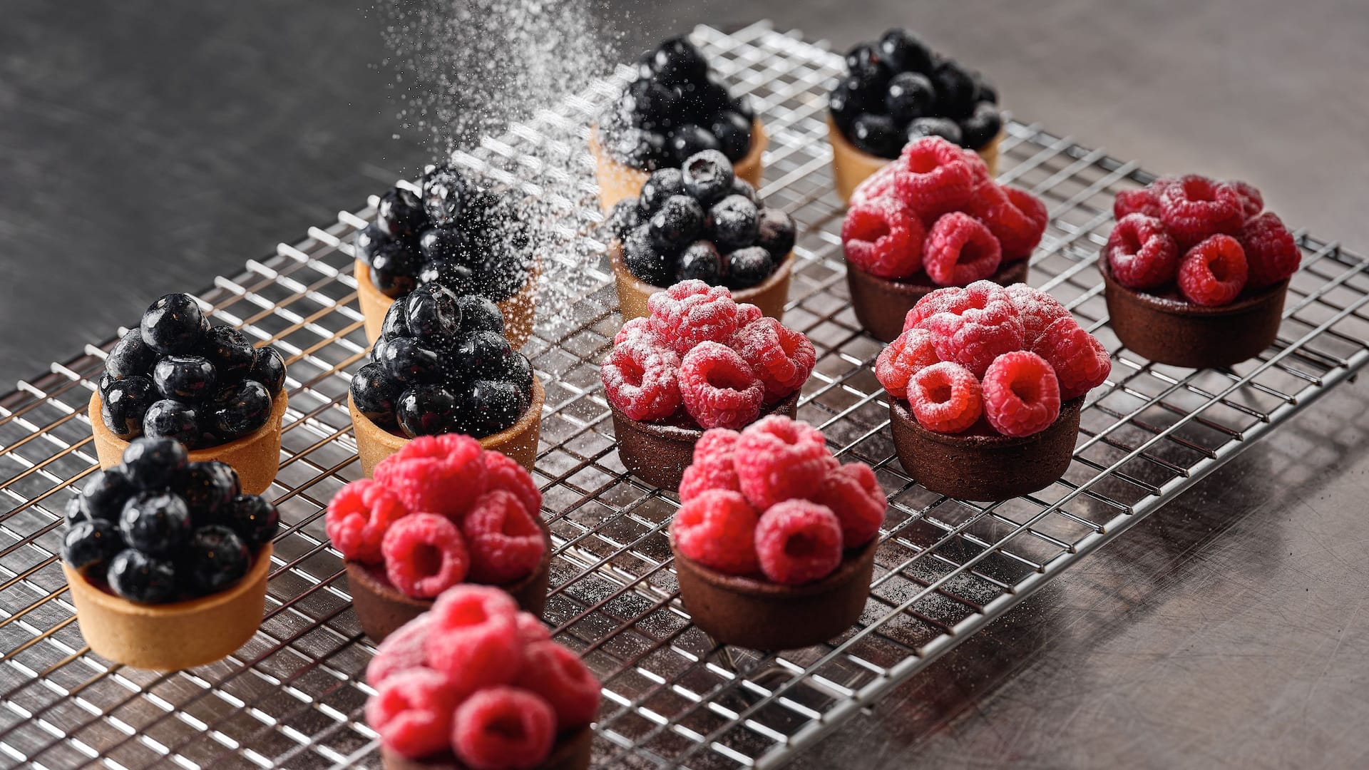 Global Mini Fruit Tarts Action