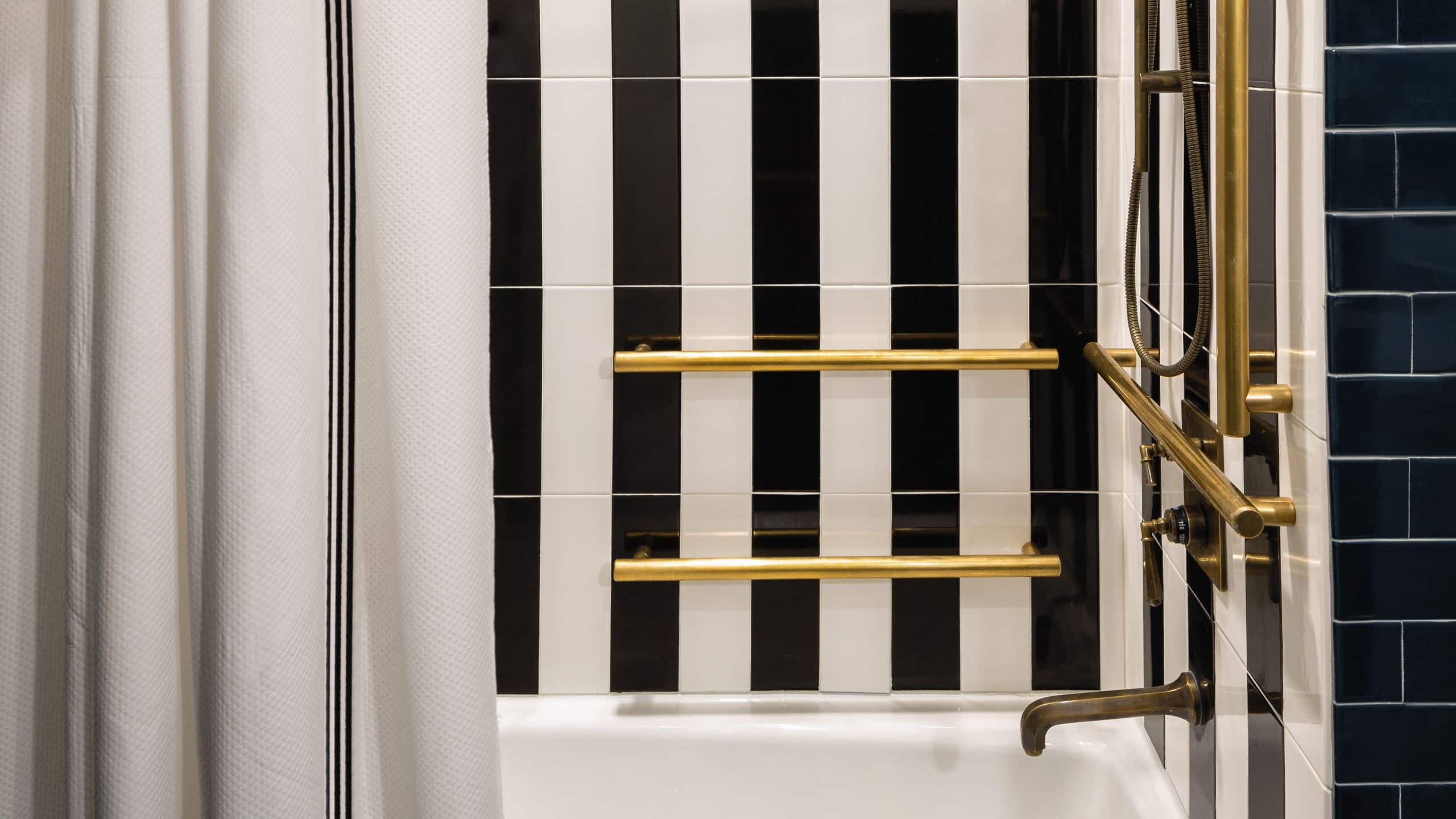 第 2，共 2 Dream Nashville Accessible Room Bathtub
