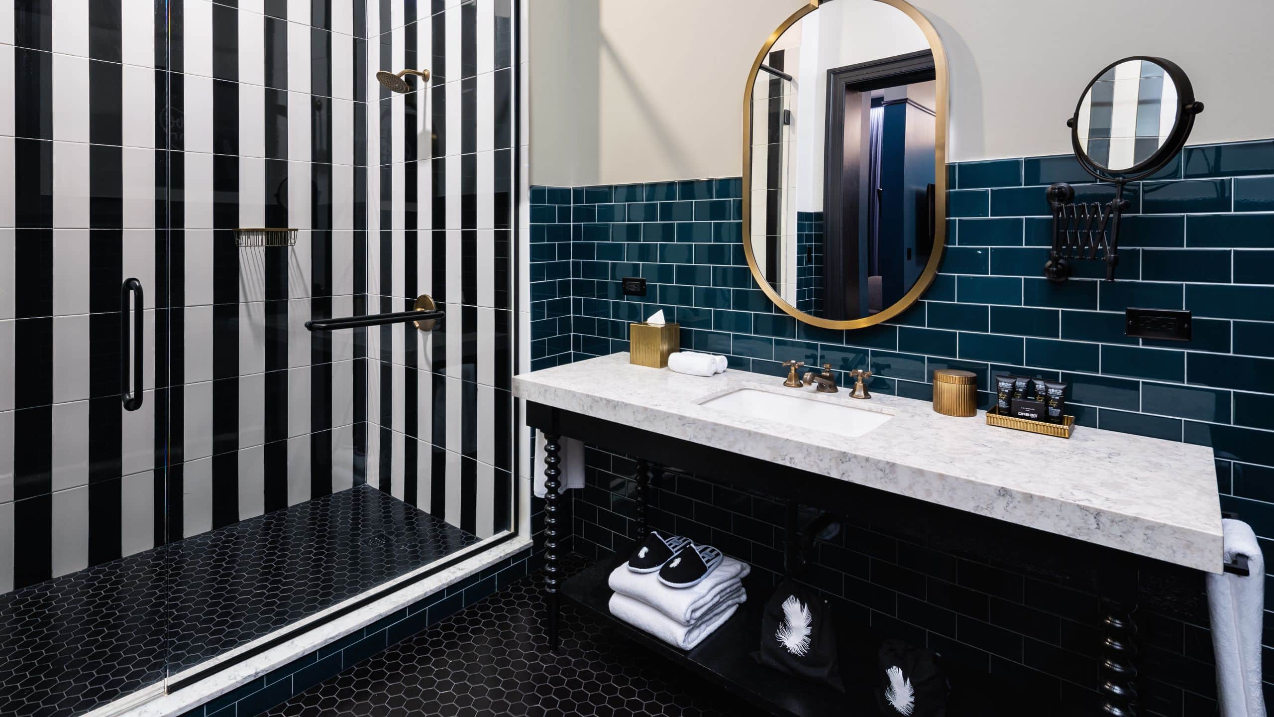 第 3，共 3 Dream Nashville Gold King Suite Bathroom