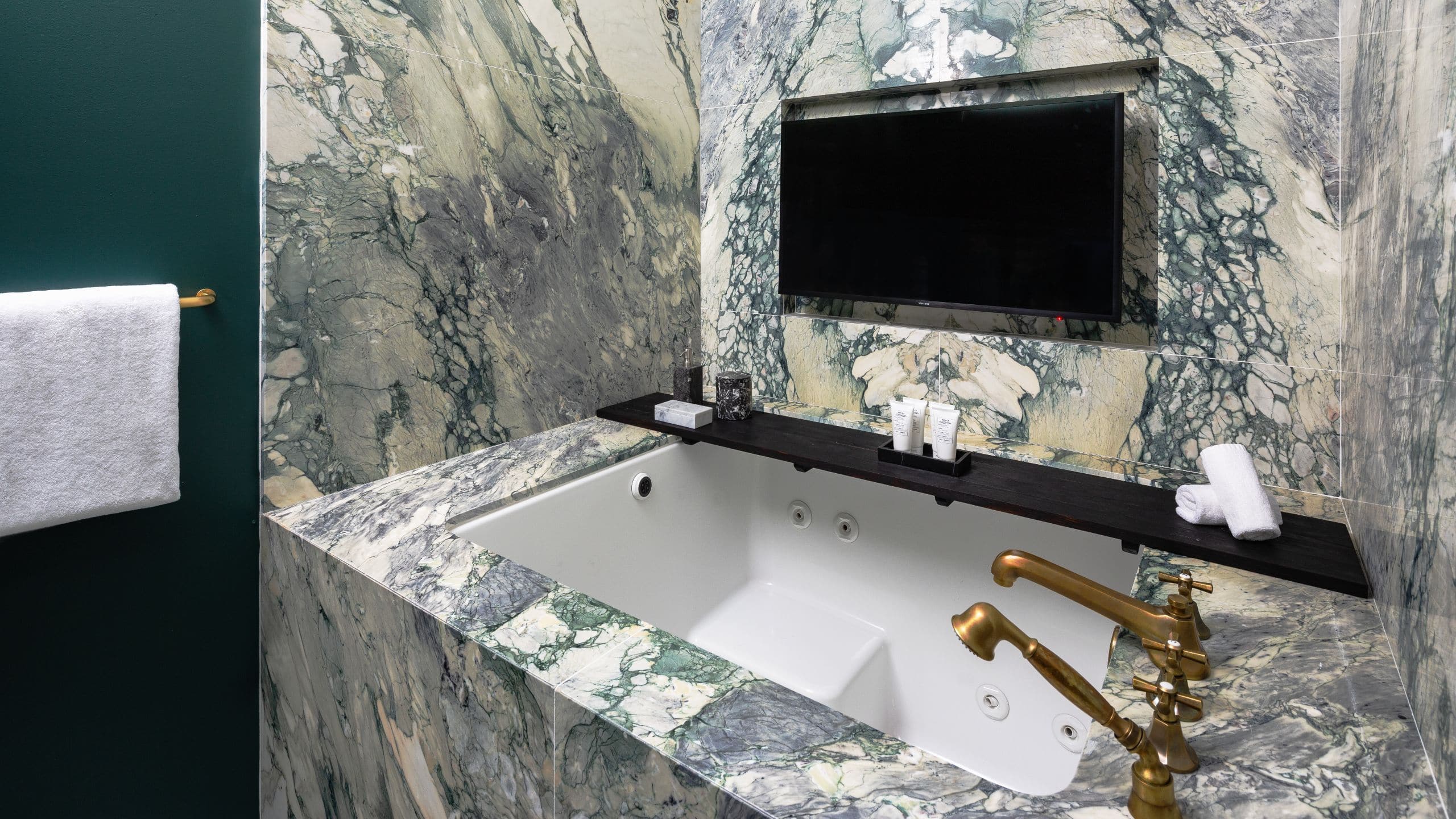 第 6，共 8 Dream Nashville Guest House Bathtub