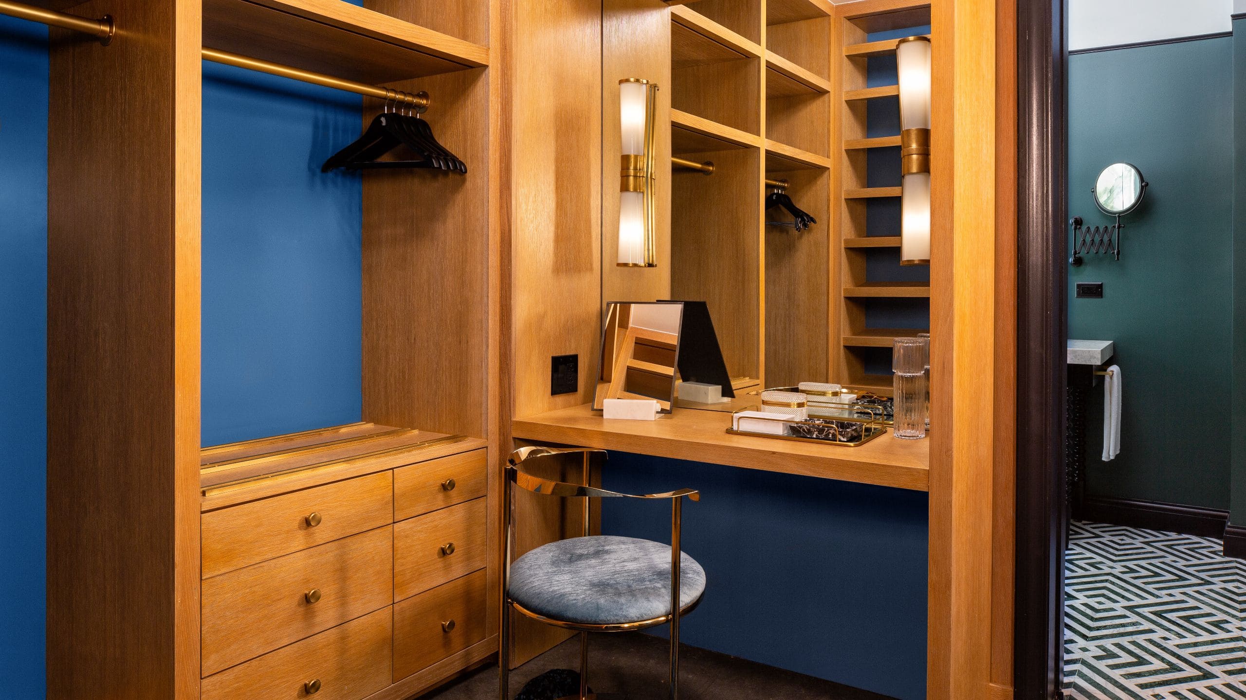 Dream Nashville Guest House Closet