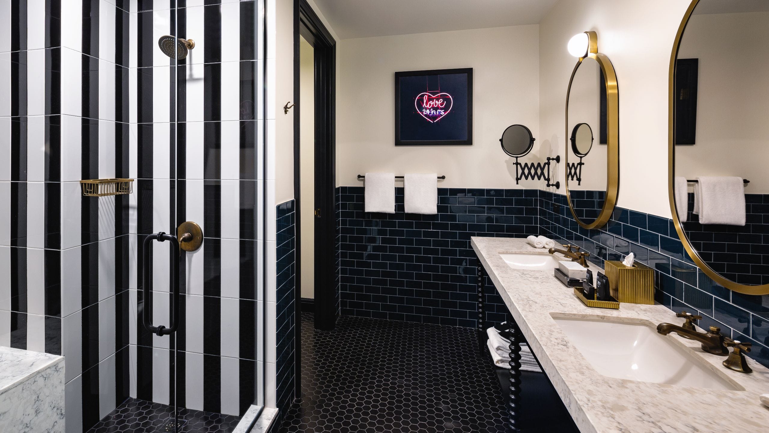 第 3，共 3 Dream Nashville Studio Suite Platinum Bathroom