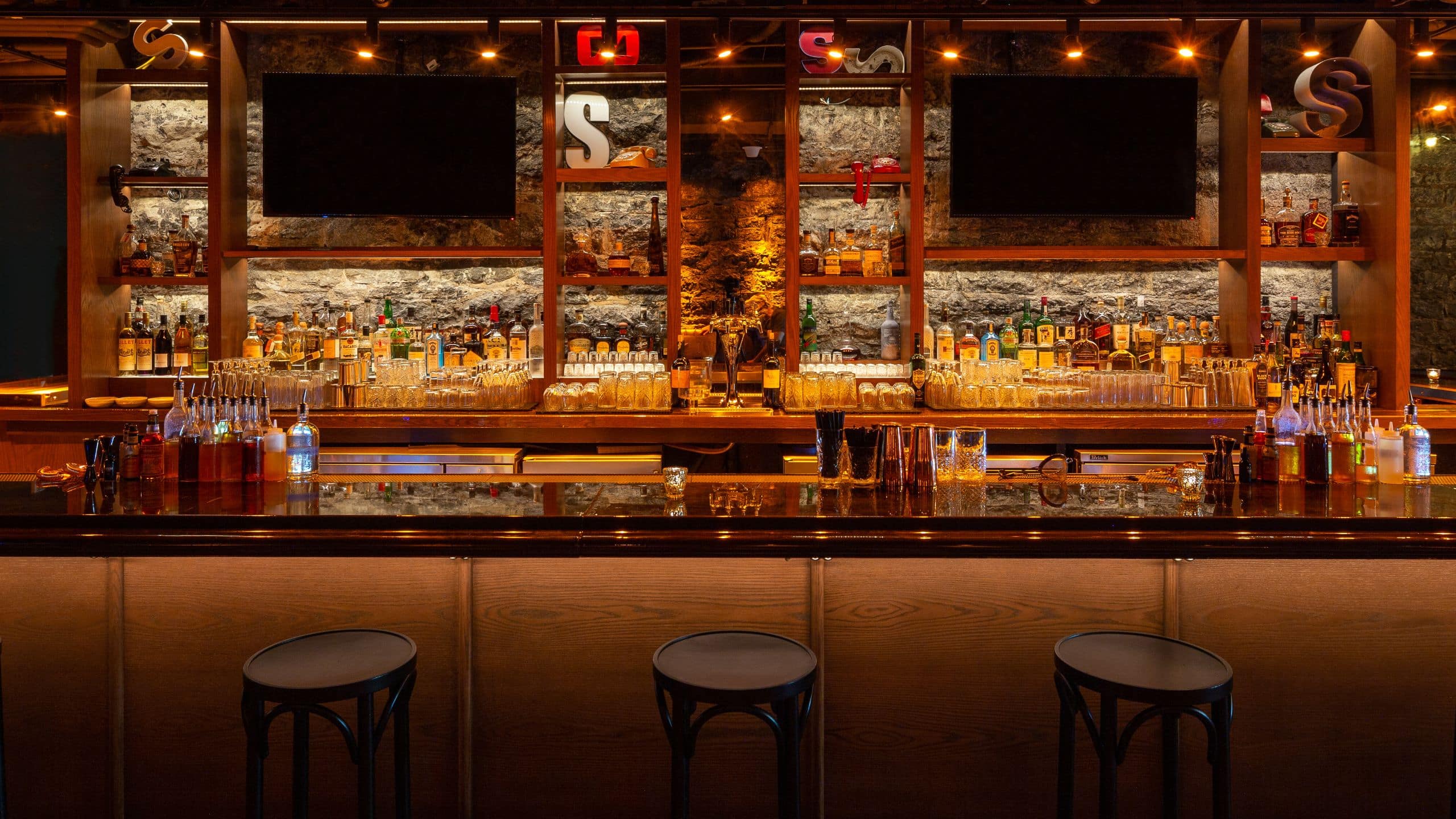 Dream Nashville Snitch Main Bar Seating