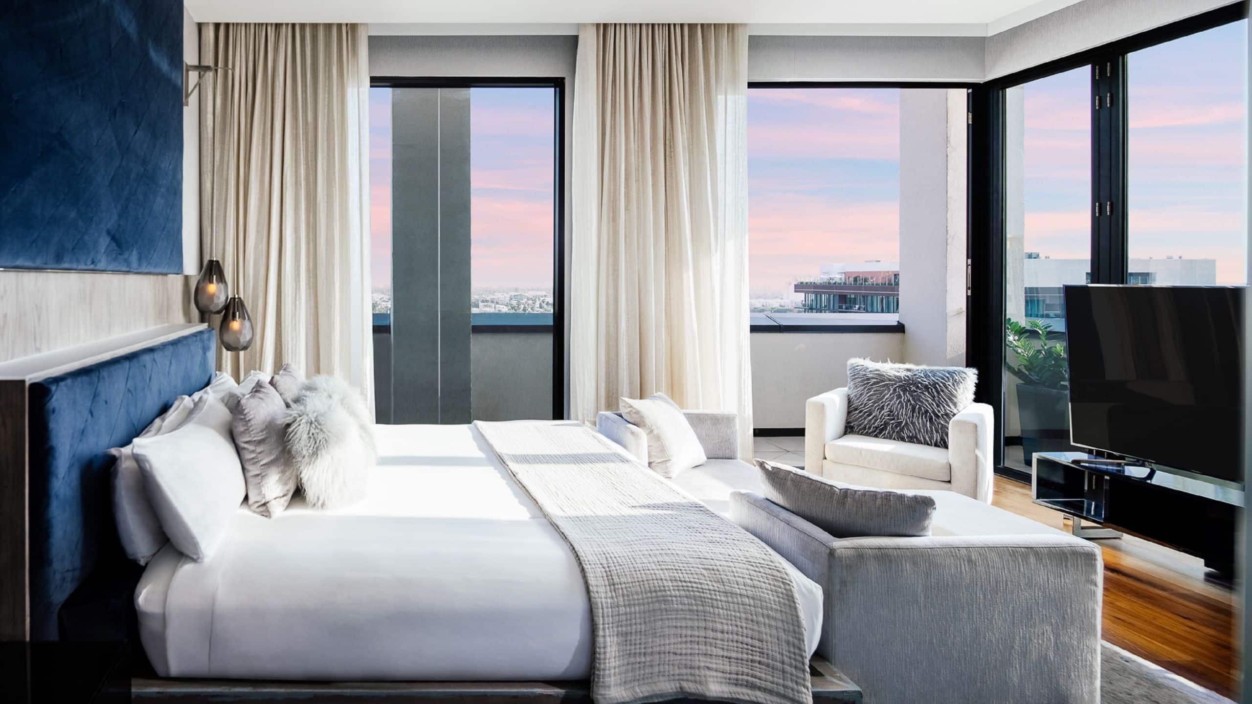 5/7 Dream Hollywood Guest House Bedroom