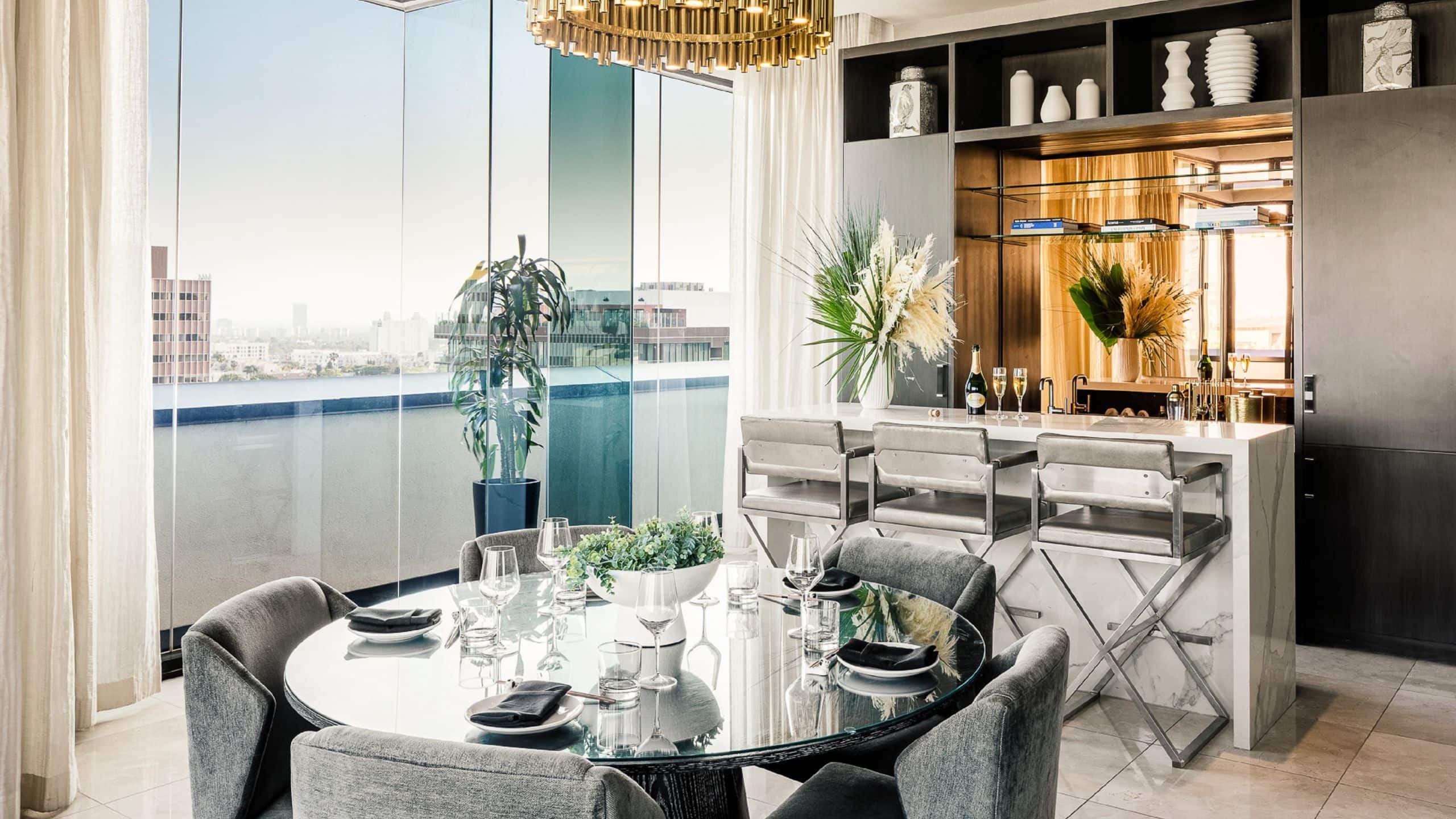 4/7 Dream Hollywood Guest House Dining
