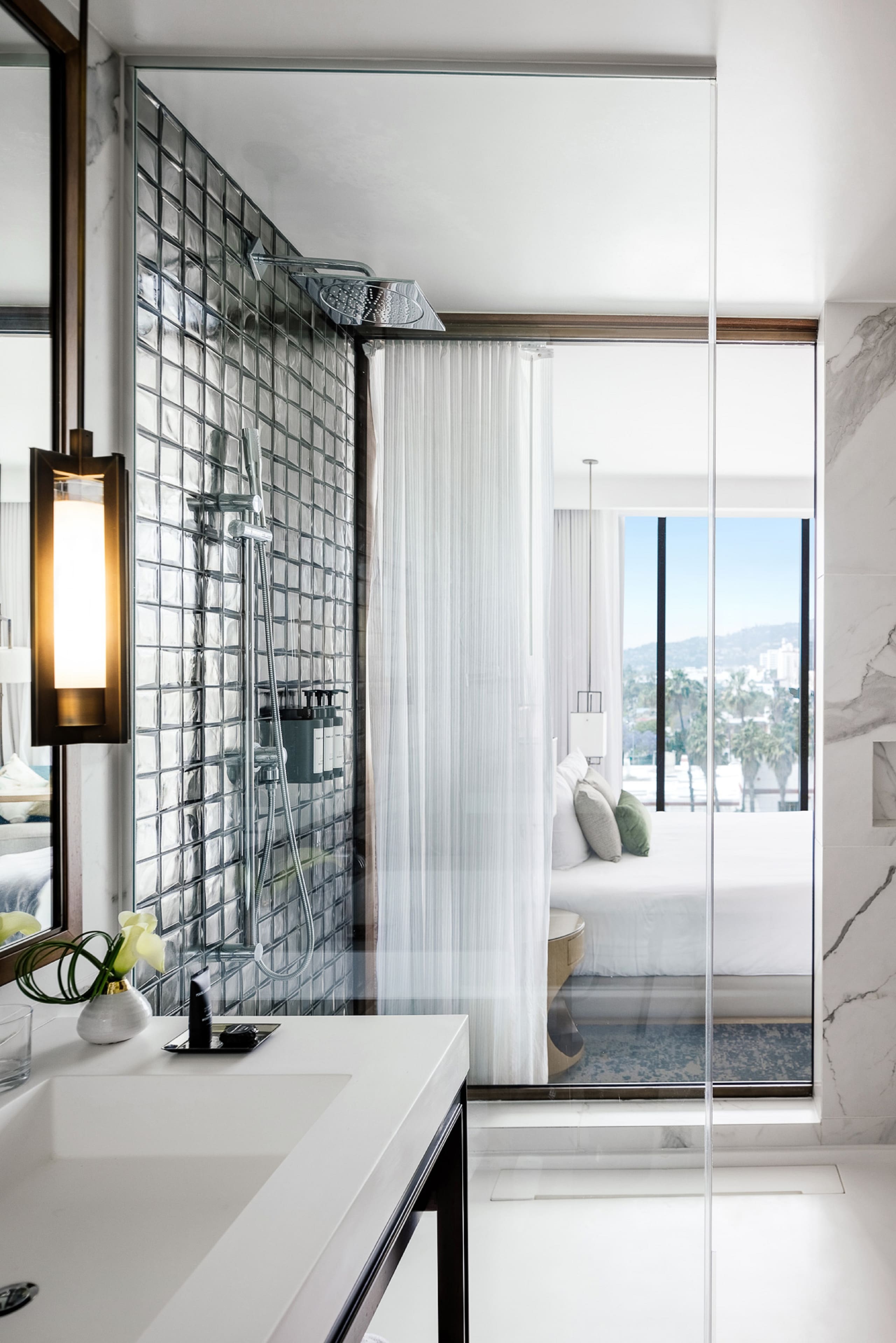 5/6 Dream Hollywood Standard King Bathroom
