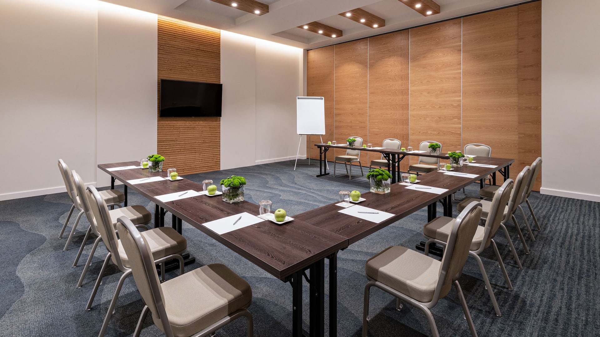 Hyatt Regency Lisbon Alfama U-shape