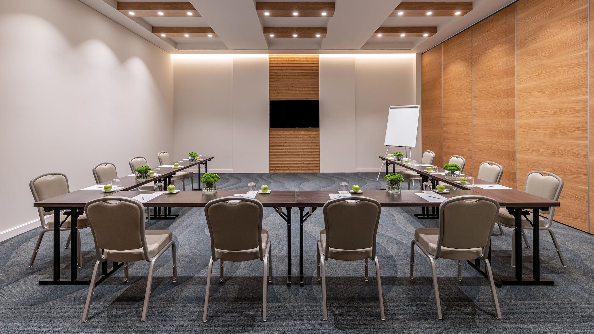 6 of 6 Hyatt Regency Lisbon Alfamau U-shape Setup