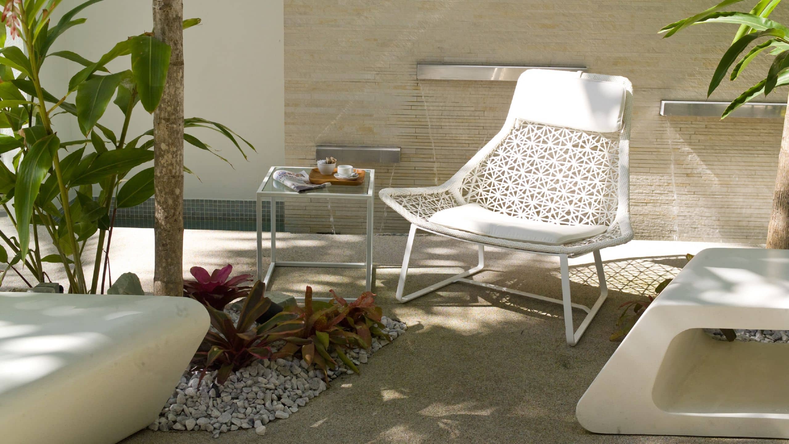 Dream South Beach Courtyard Seating
