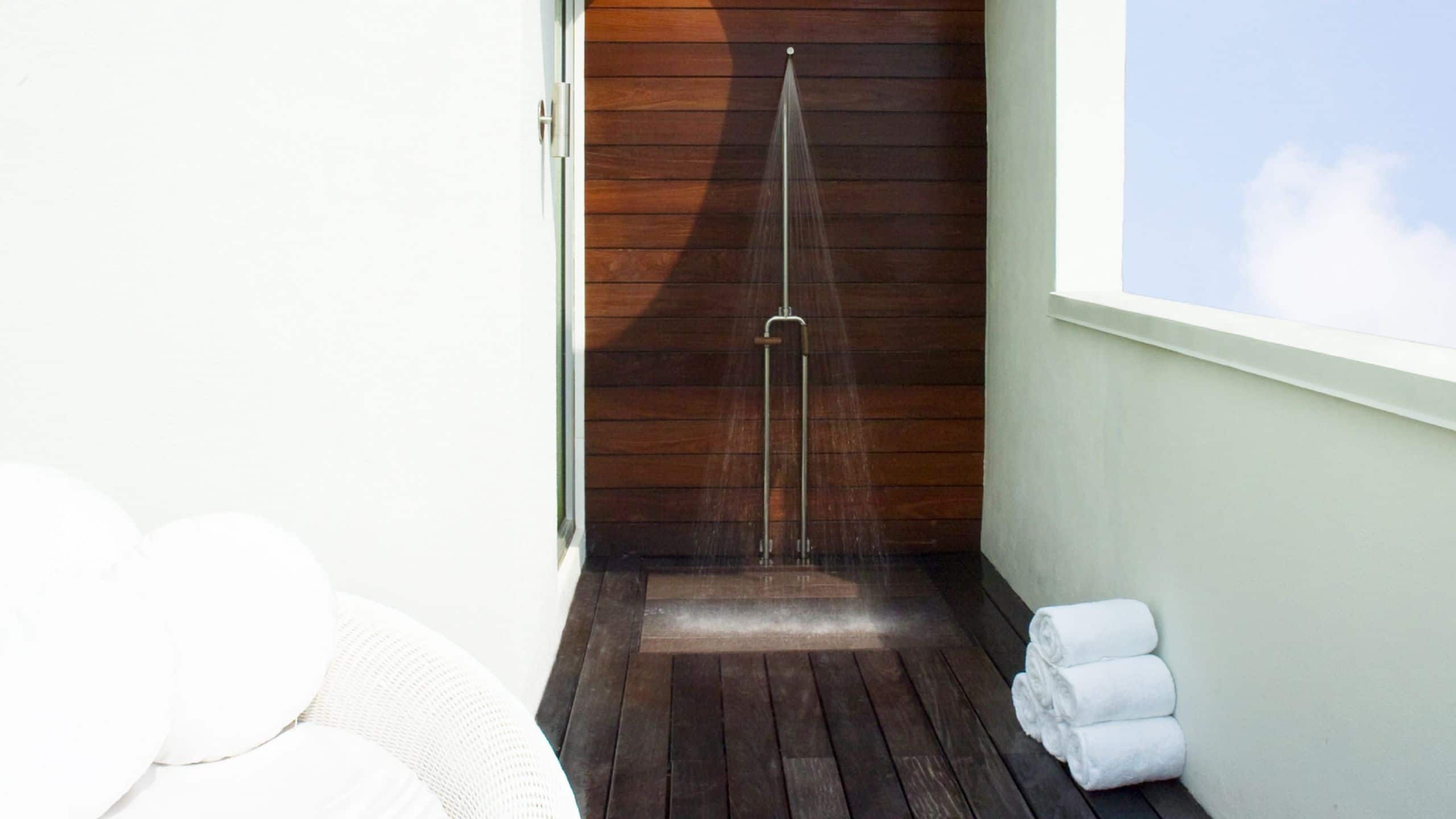 Dream South Beach One King Br Sun Suite Sun Bed Shower