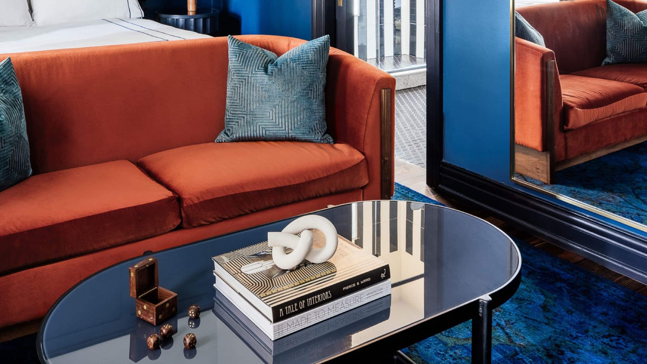 Dream Nashville Gold Queen Studio Bedroom Seating
