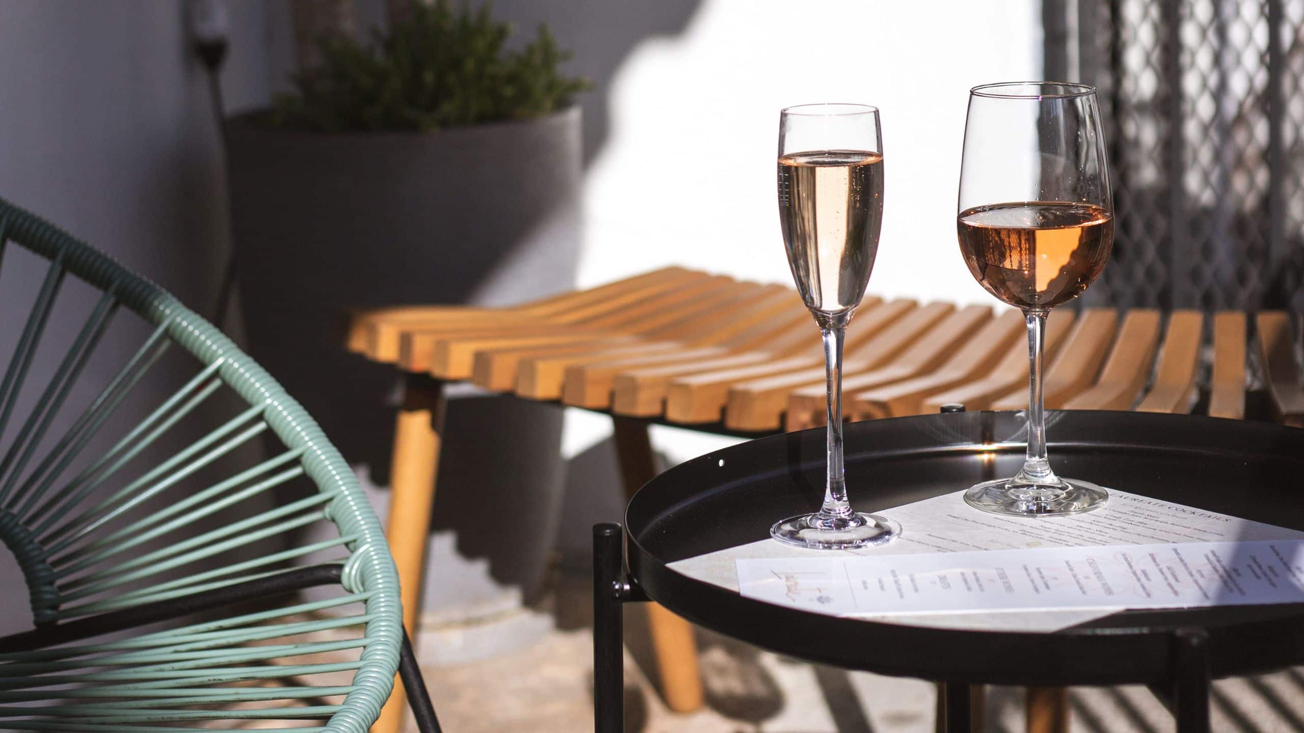 The Laurel Inn Champagne And Wine Outside