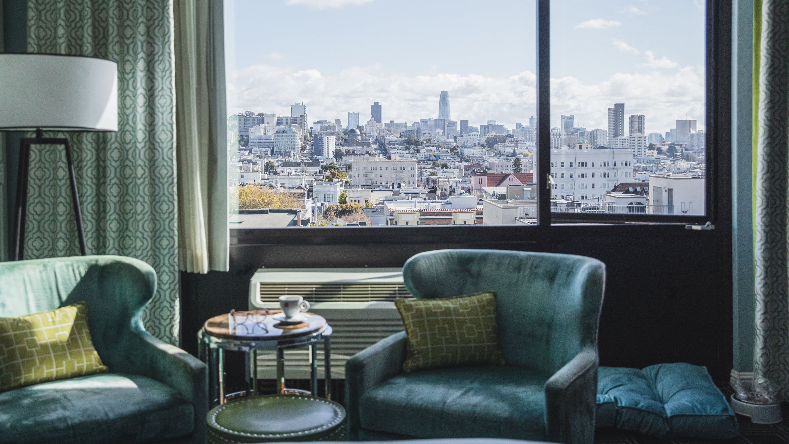The Laurel Inn Seating Area With City View