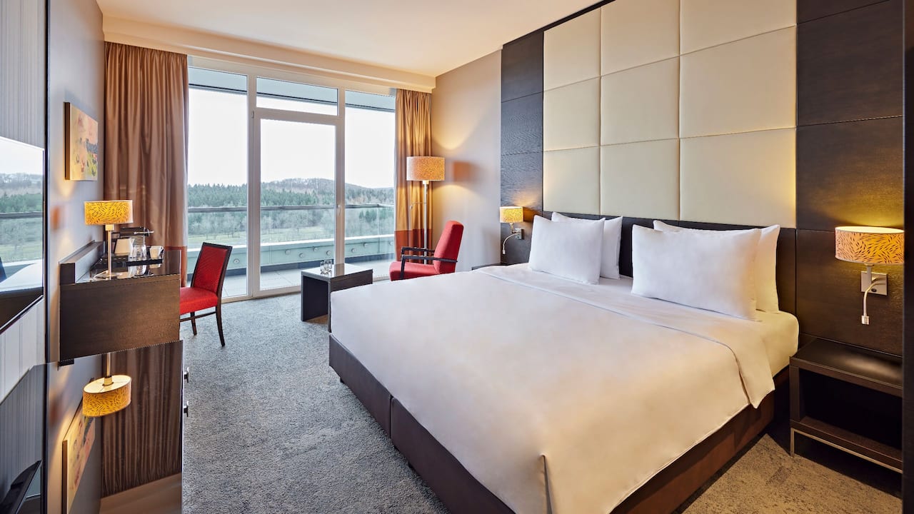 One King Bed Highfloor Overview