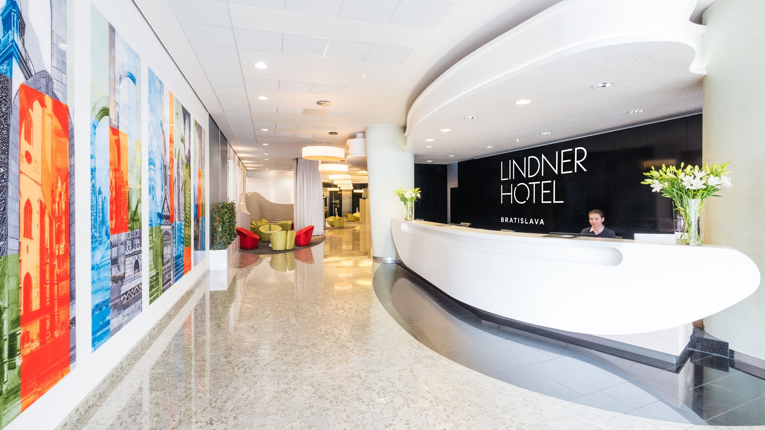 Lindner Hotel Gallery Central Reception People