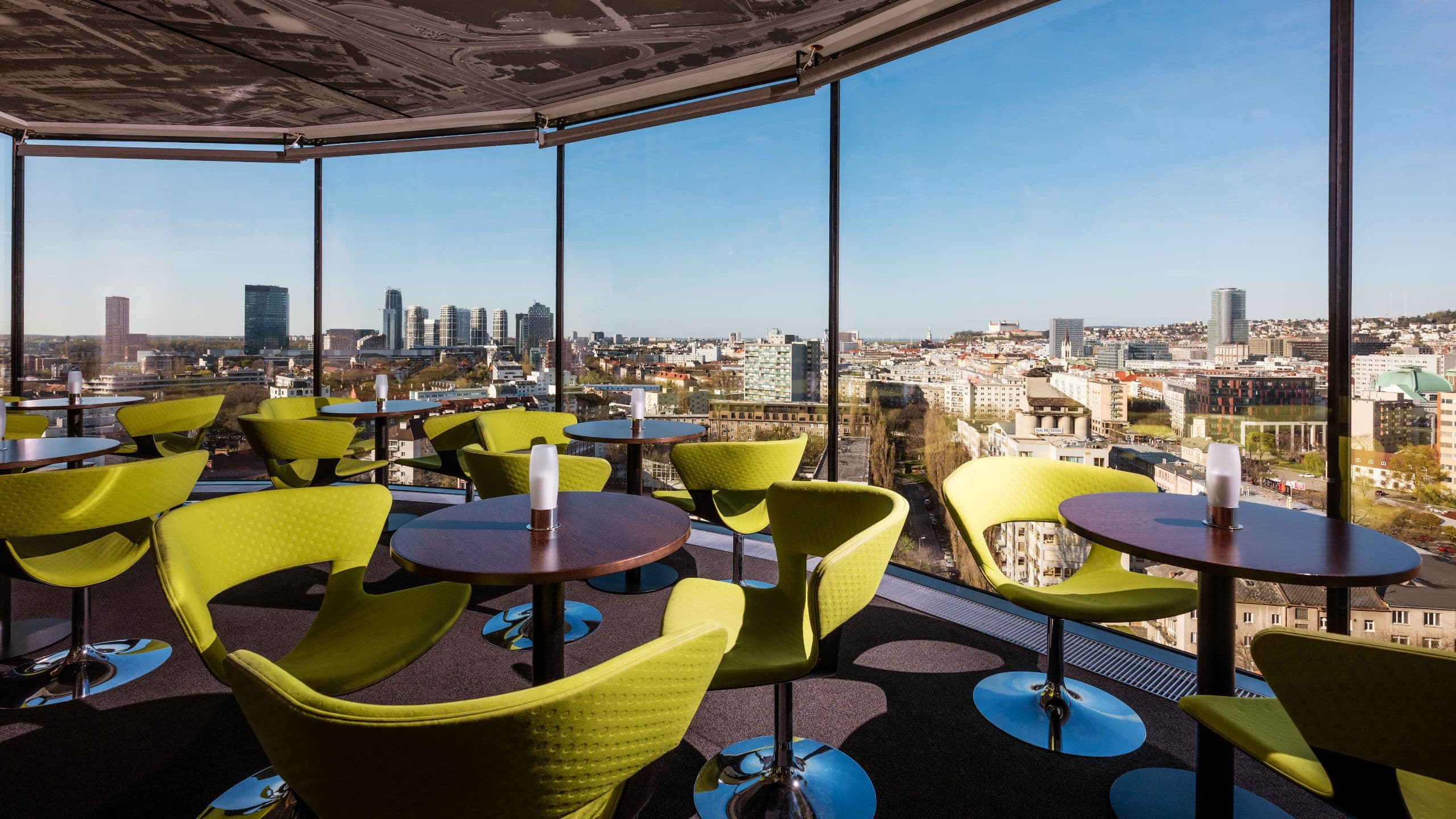 Lindner Hotel Gallery Central Outlook Bar and Lounge Day