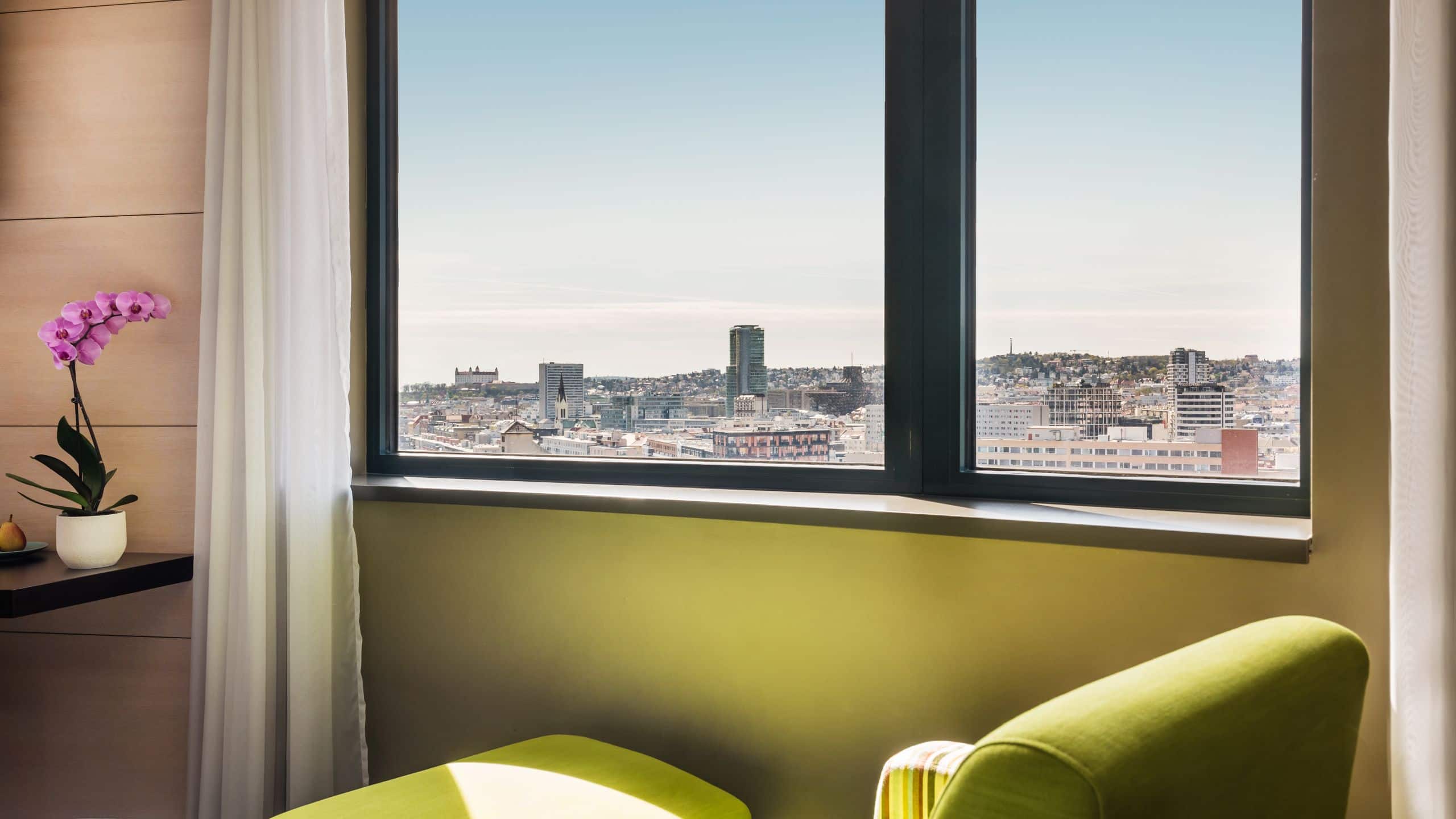 Lindner Hotel Gallery Central One King Bed City View Deluxe Window