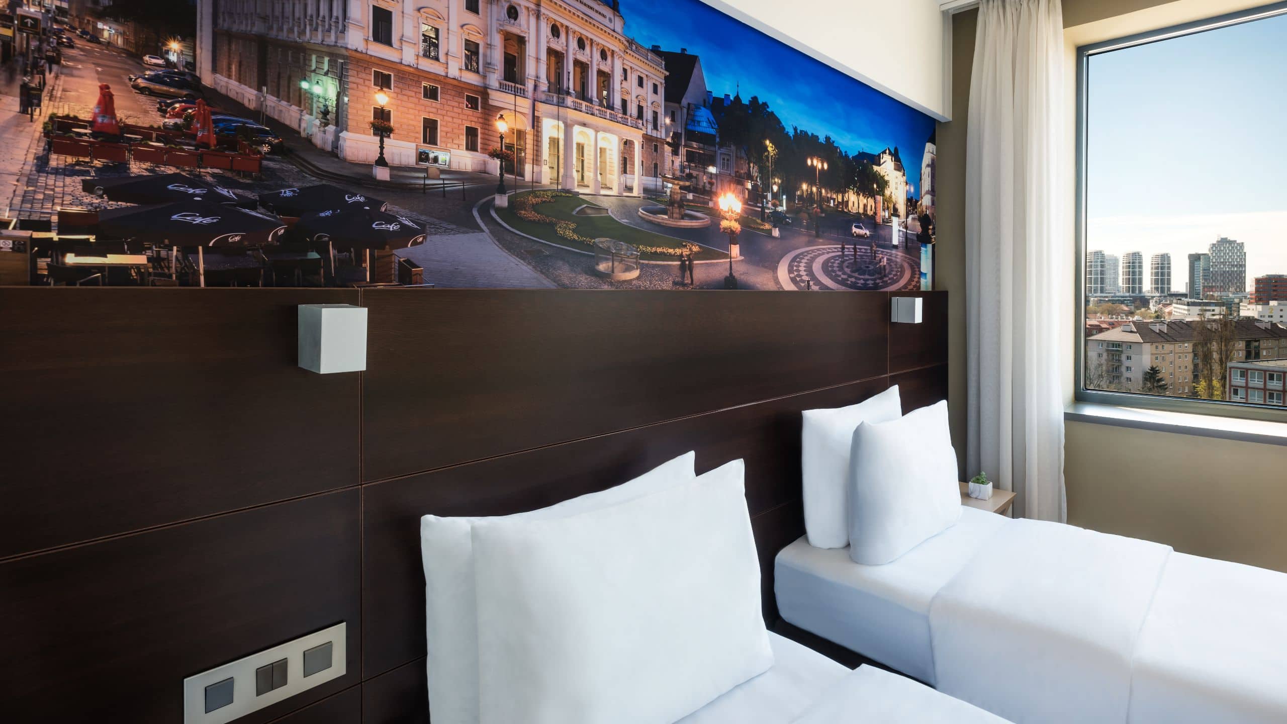 1 of 5 Lindner Hotel Gallery Central Two Twin Beds