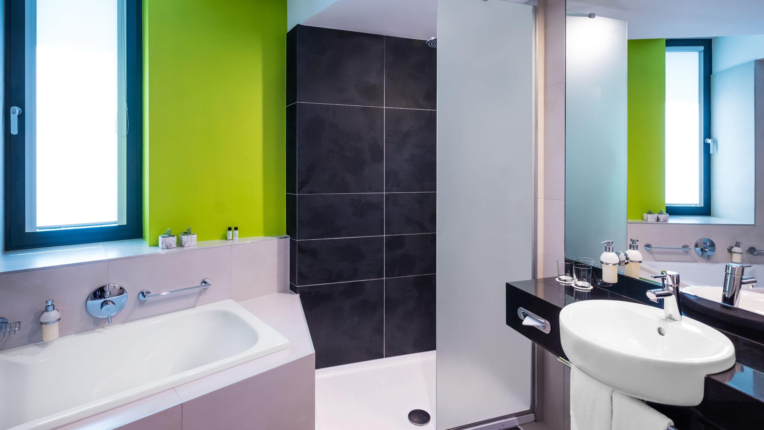 3 of 5 Lindner Hotel Gallery Central One King Bed City View Deluxe Bathroom