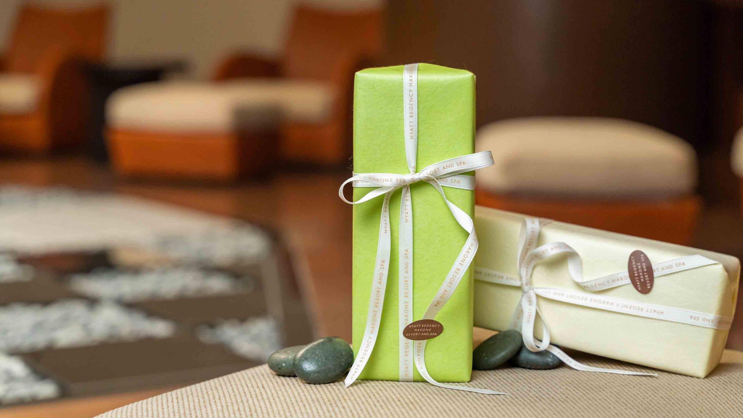 Hyatt Regency Hakone Resort & Spa| Spa Izumi candle kakoi Gift Wrapping