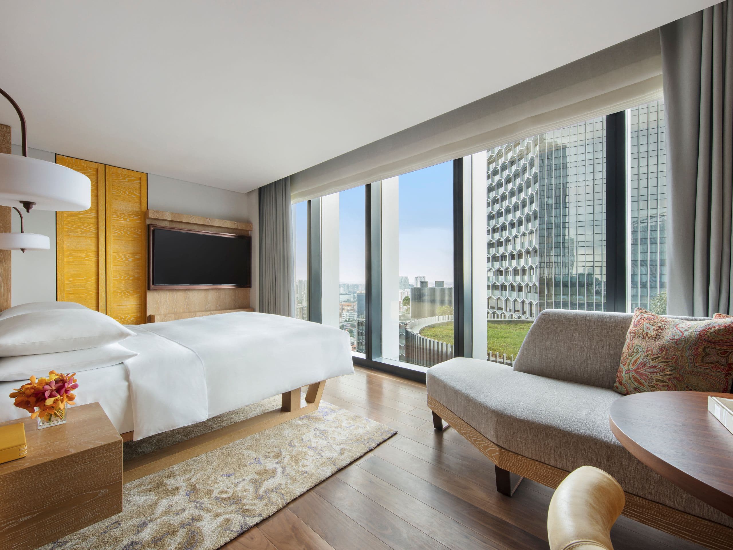 Andaz Singapore King Bed Guestroom Windows