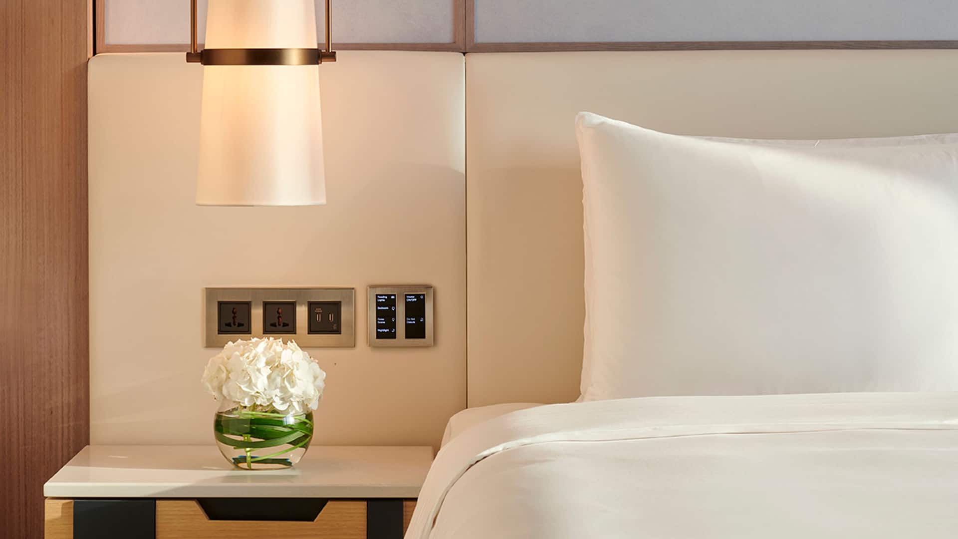 Grand Hyatt Kuwait Grand King White Room