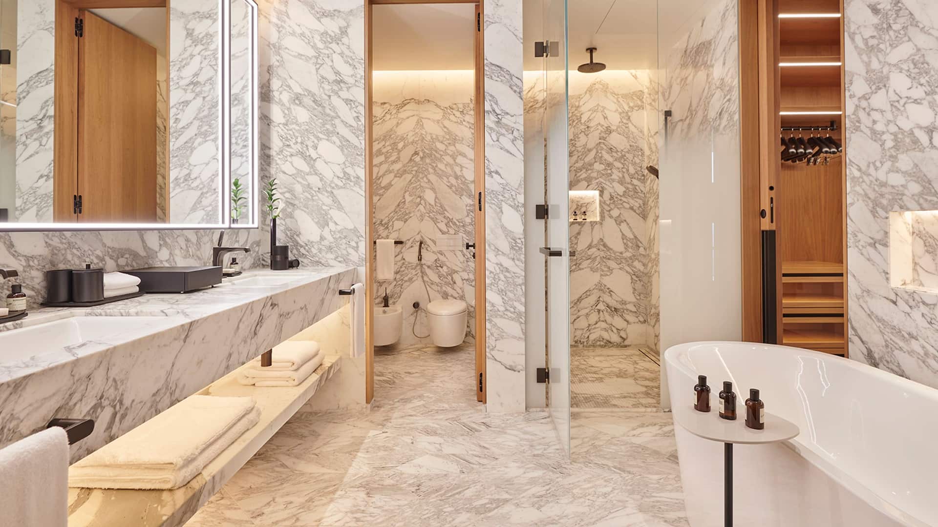 6 of 6 Grand Hyatt Kuwait Grand Suite April Bathroom