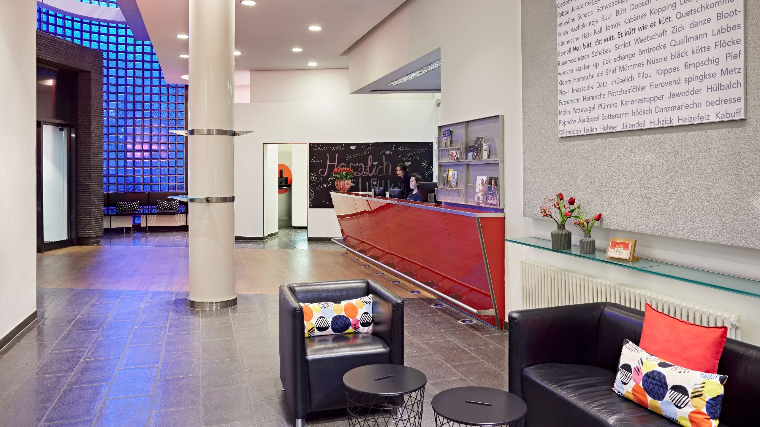 Lindner Hotel Dom Residence Lobby People