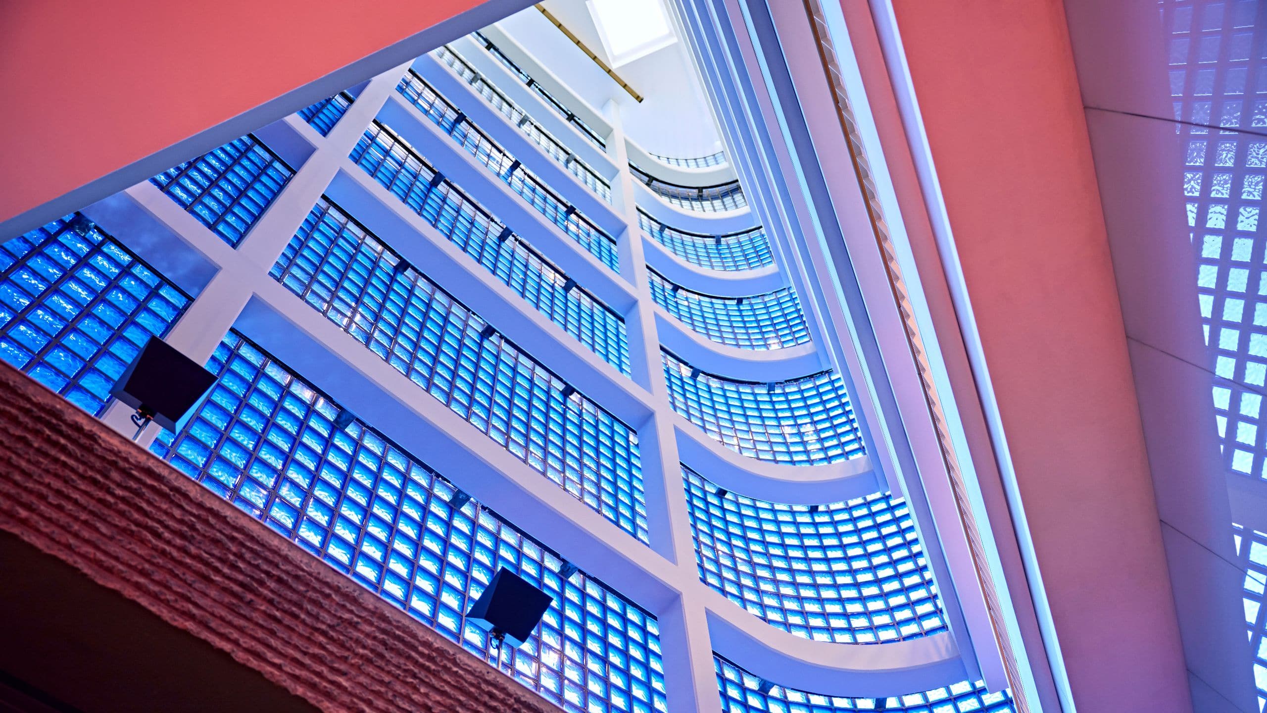 Lindner Hotel Dom Residence Lobby Red