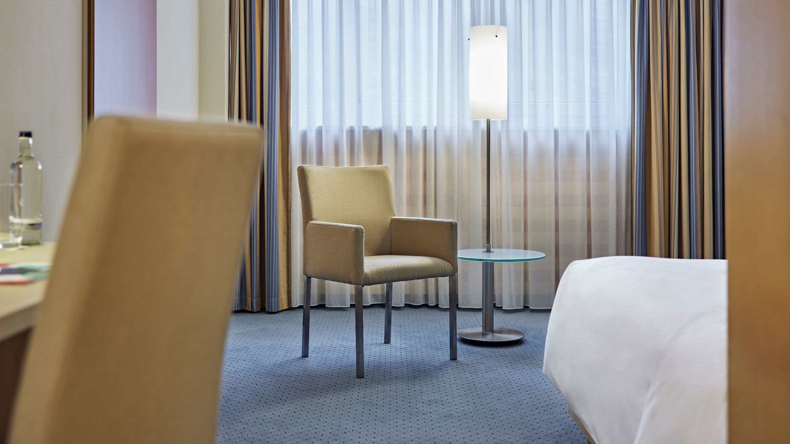 第 2，共 5 Lindner Hotel Dom Residence One Double Bed Chair