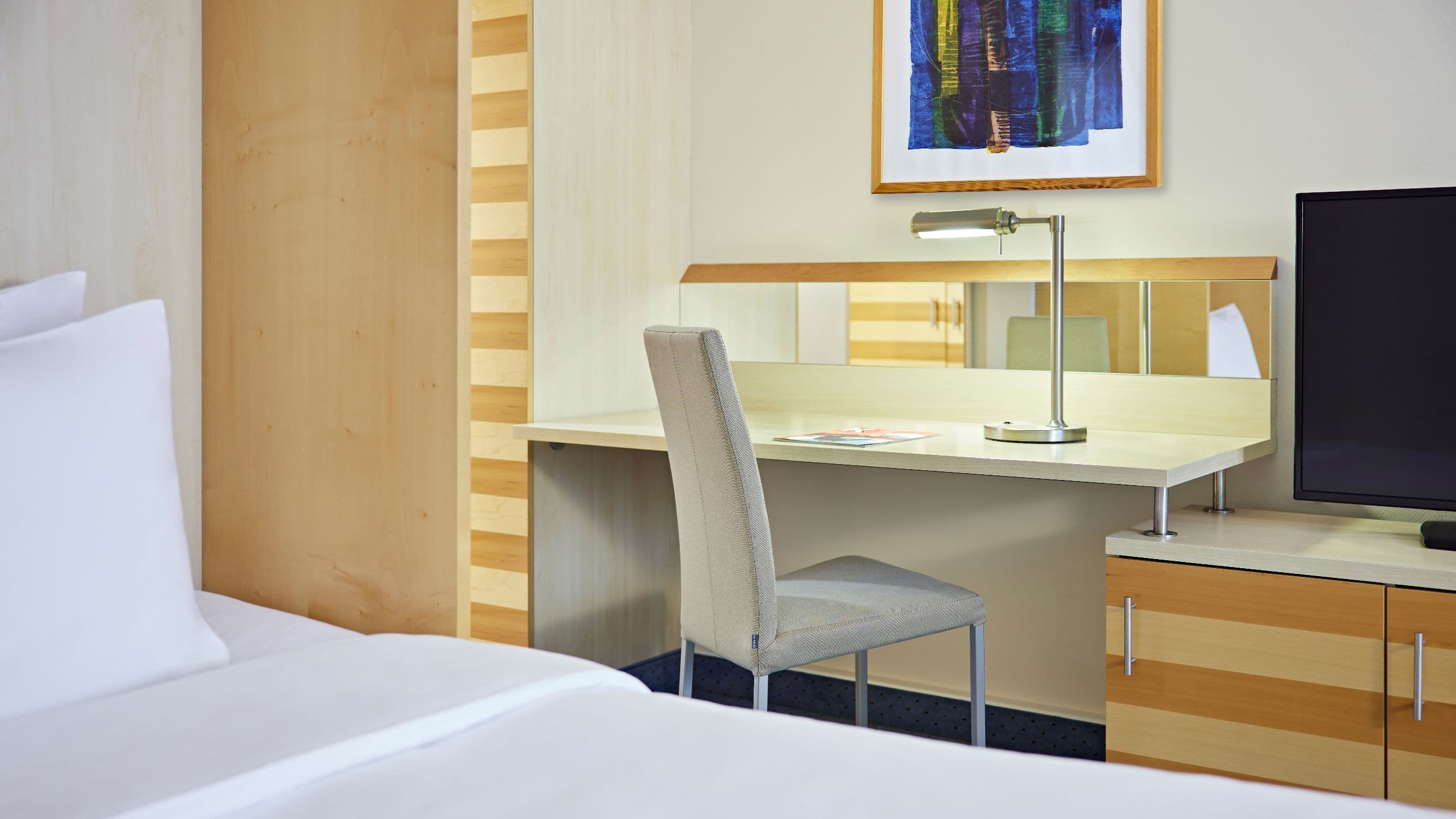 第 4，共 5 Lindner Hotel Dom Residence One Double Bed Desk