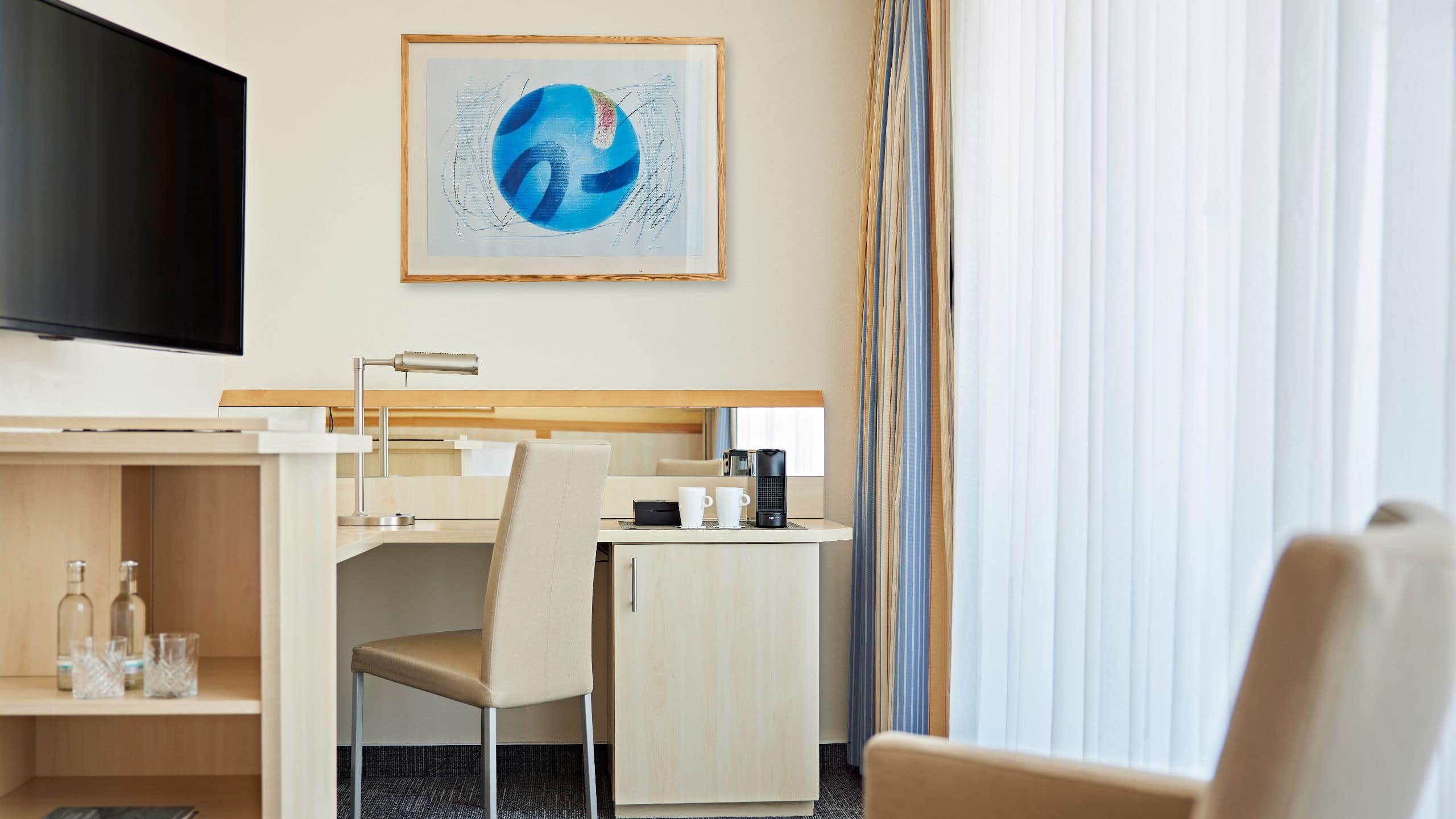 Lindner Hotel Dom Residence One Queen Bed with Balcony Deluxe Chair