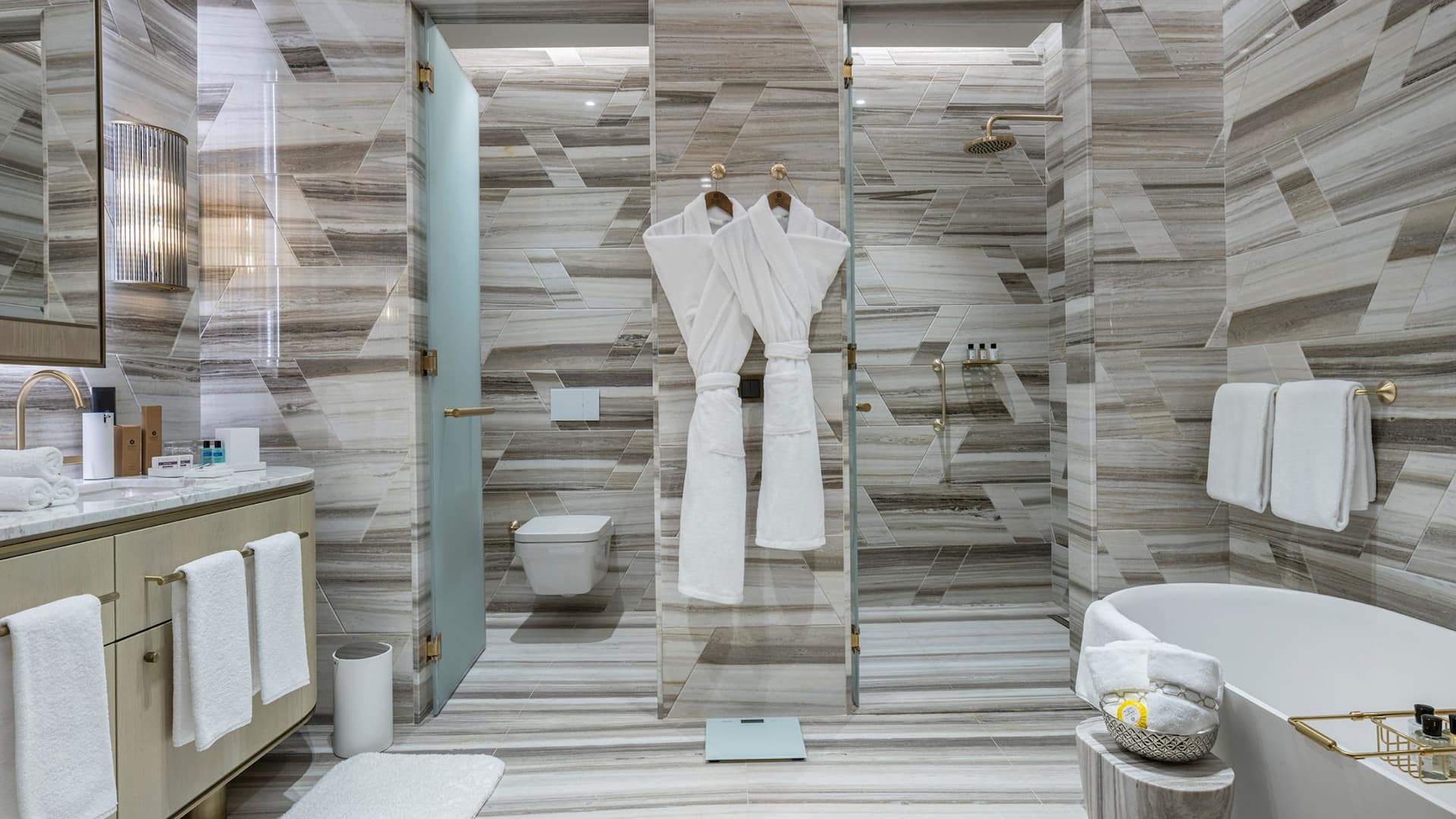 3/5 Hyatt Regency İzmir İstinyePark Penthouse Bathroom