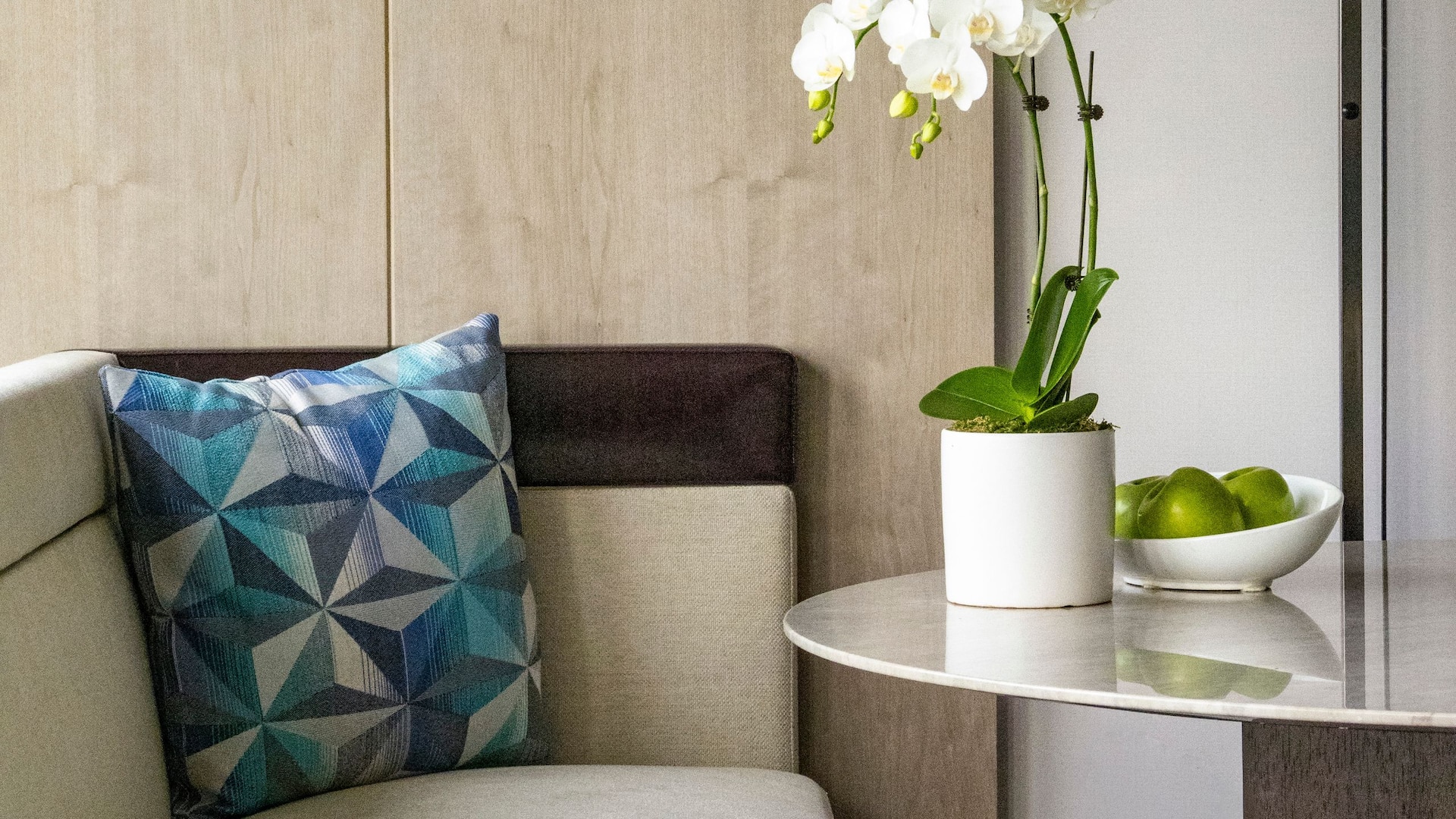 Grand Hyatt Beijing Suite Living Room Lamp Detail