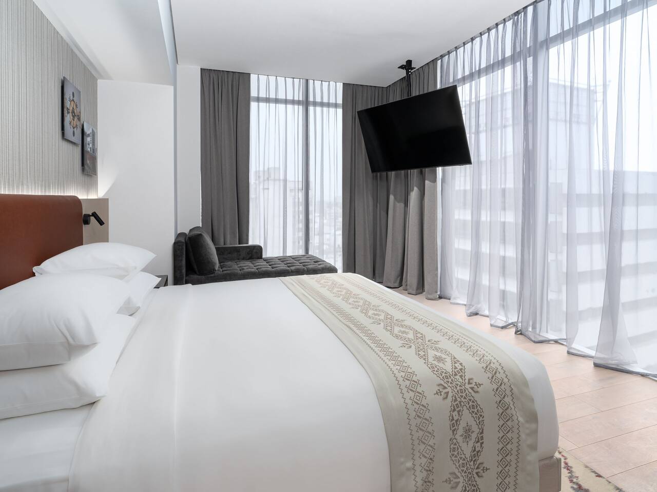 Suite Bedroom