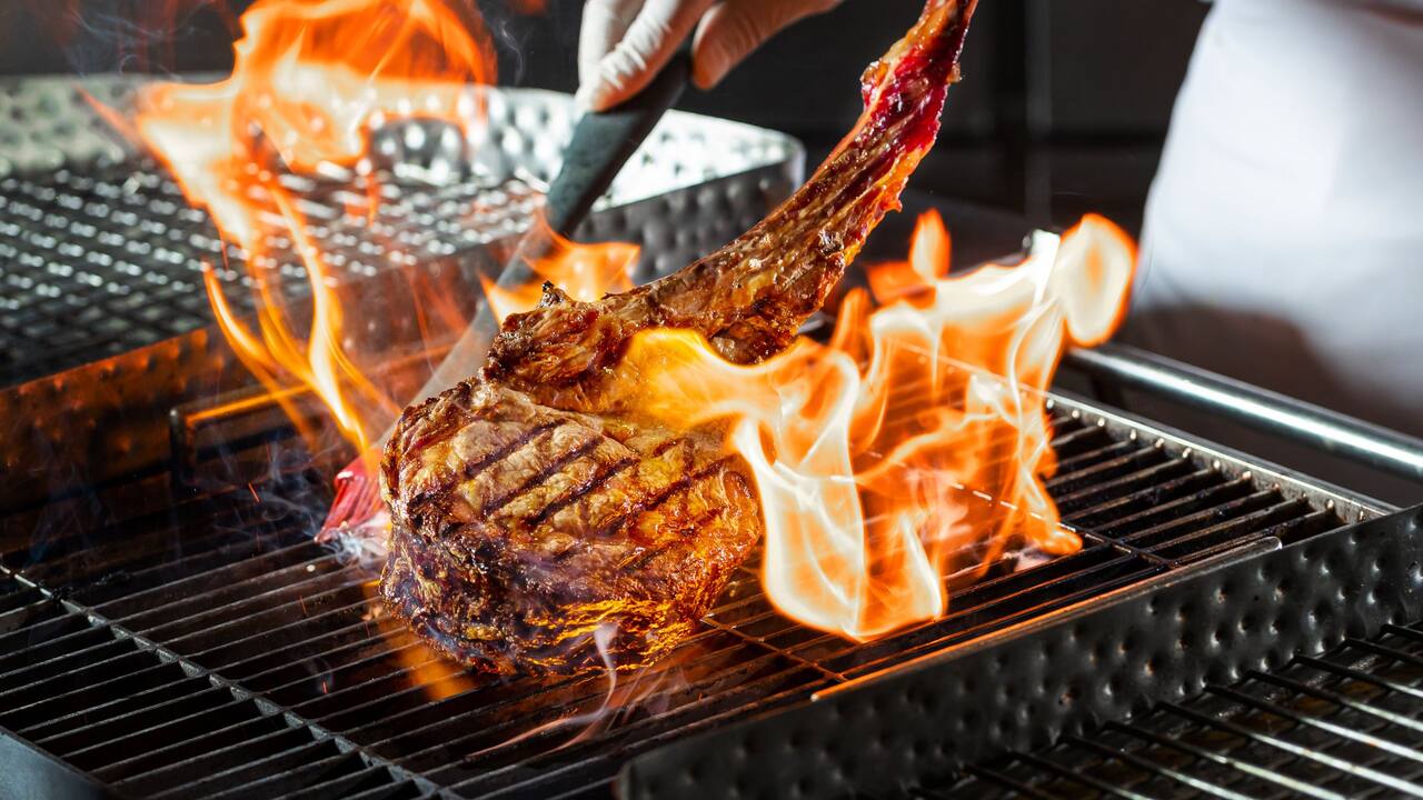 Tomahawk C's Steak & Seafood