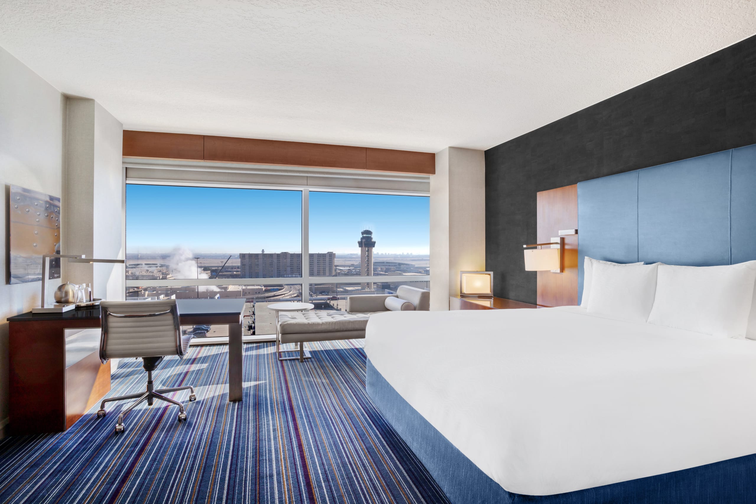 DFW Airport Hotel Suites With Runway Views | Grand Hyatt DFW