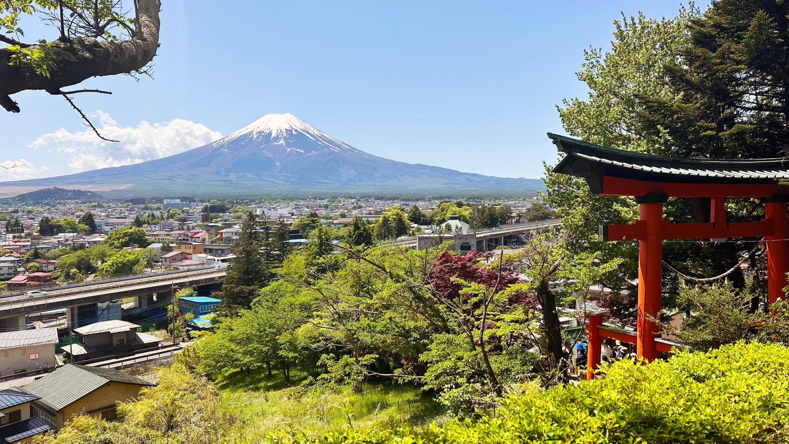Fuji Speedway Hotel Destination Mount Fuji Yamanashi Chureito Pagoda Gate