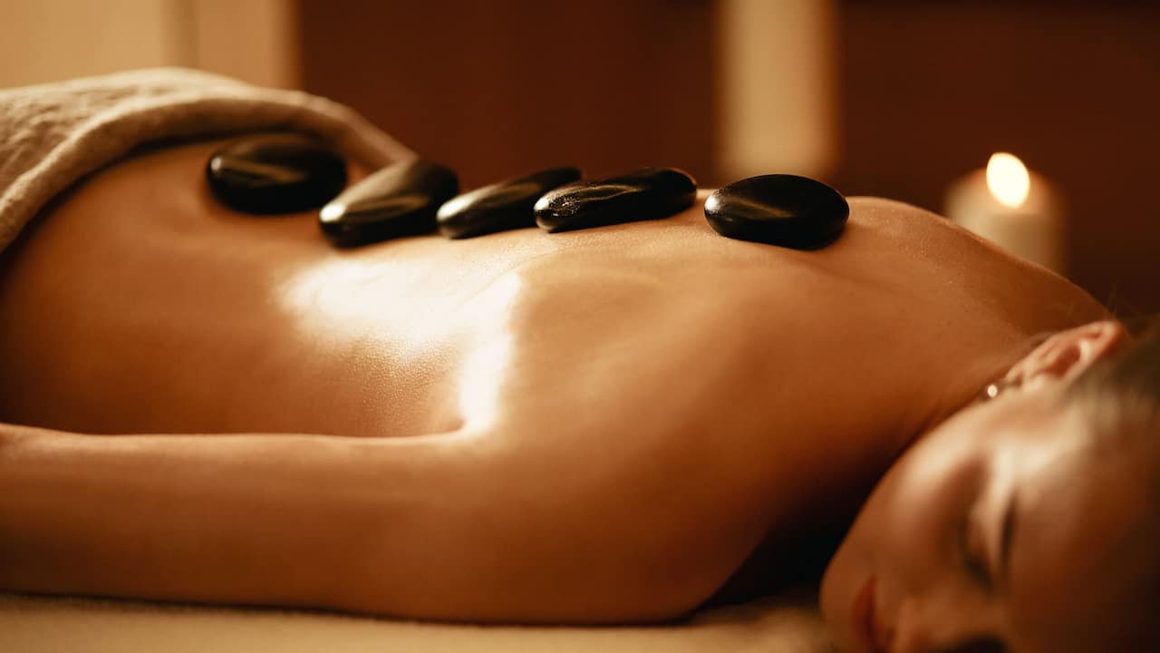 ARYA SPA Massage with Stones