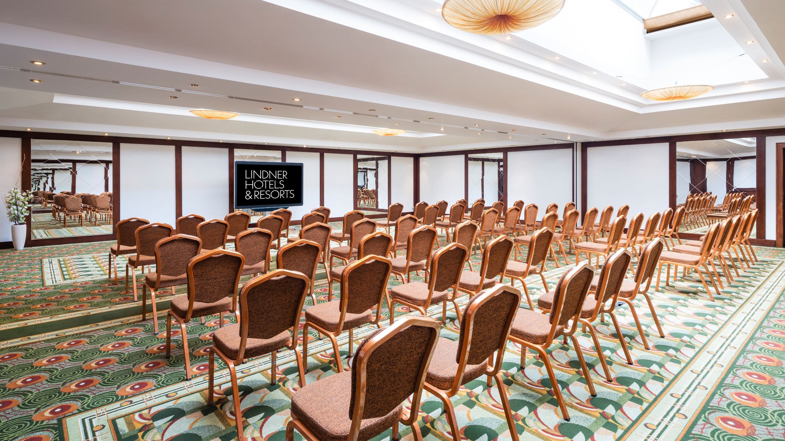 Lindner Hotel Prague Castle Congress Hall One Two Screen