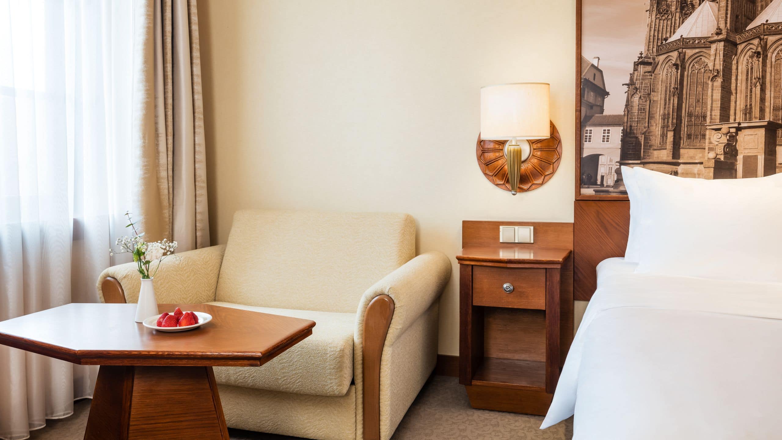4/5 Lindner Hotel Prague Castle One Queen Bed Deluxe Sofa