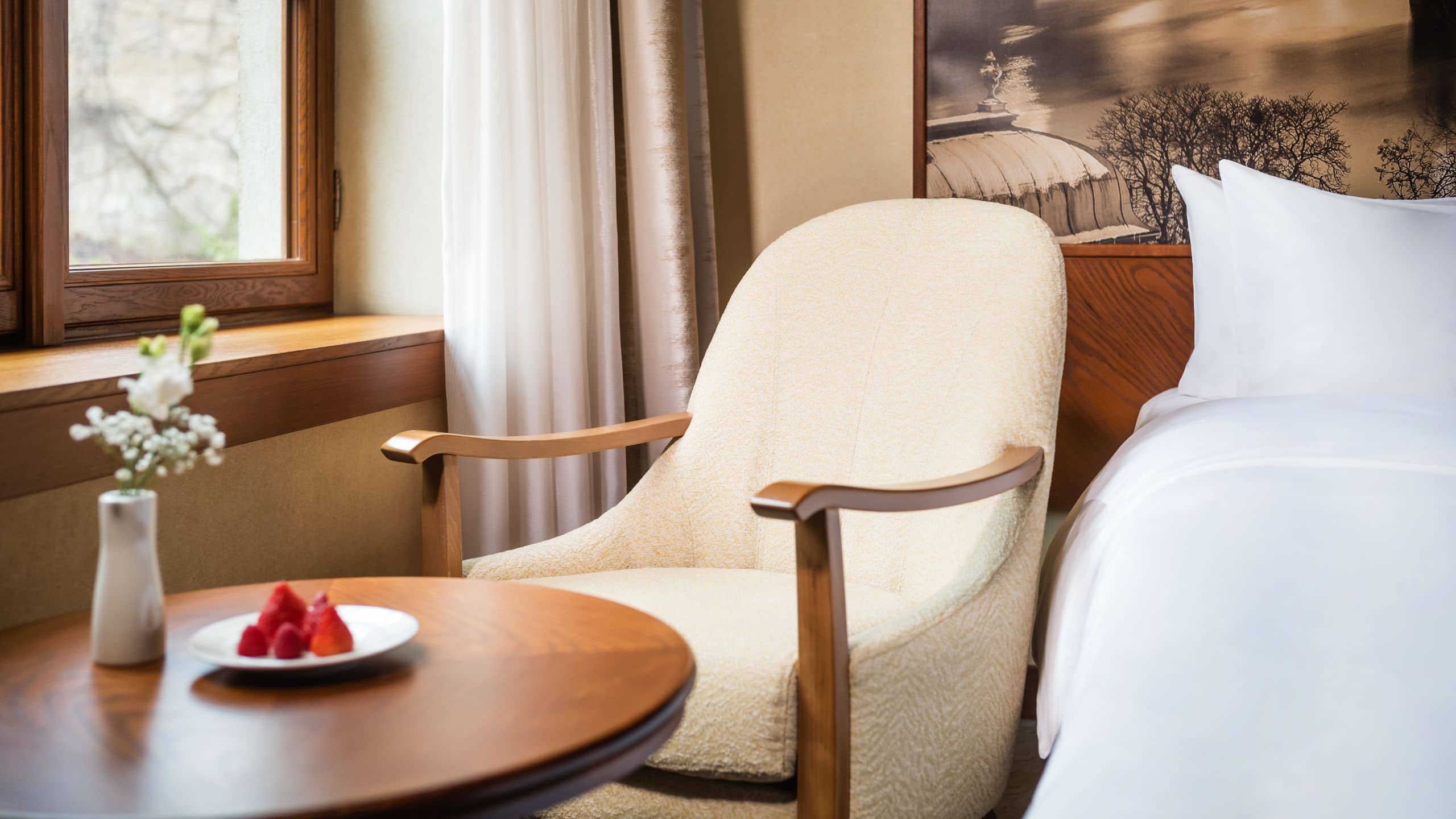 5/5 Lindner Hotel Prague Castle Two Twin Beds Deluxe Chair