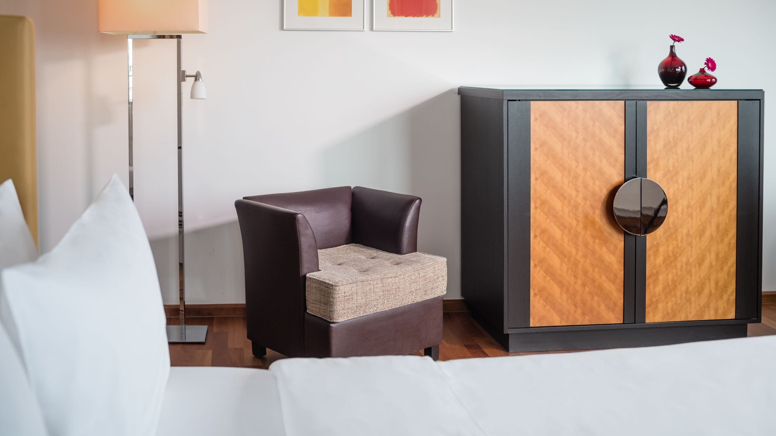 5 de 5 Lindner Hotel & Residence Main Plaza One Queen Bed Skyline View Bed