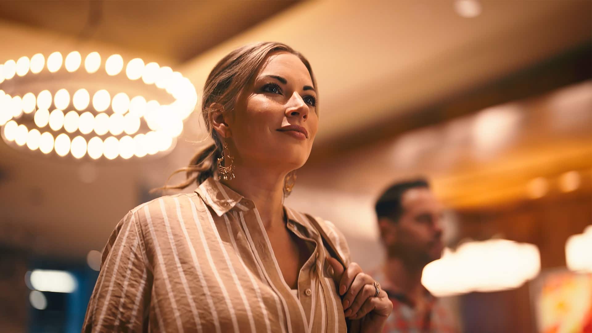 Grand Hyatt San Antonio River Walk Woman In Lobby