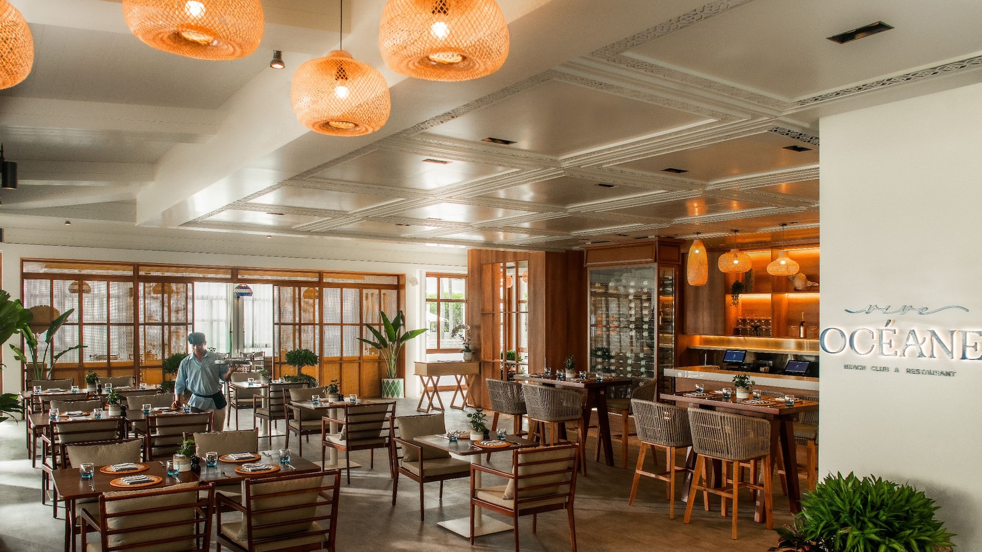 Hyatt Regency Danang Resort and Spa Vive Oceane Beach Club Restaurant Dining Area Staff