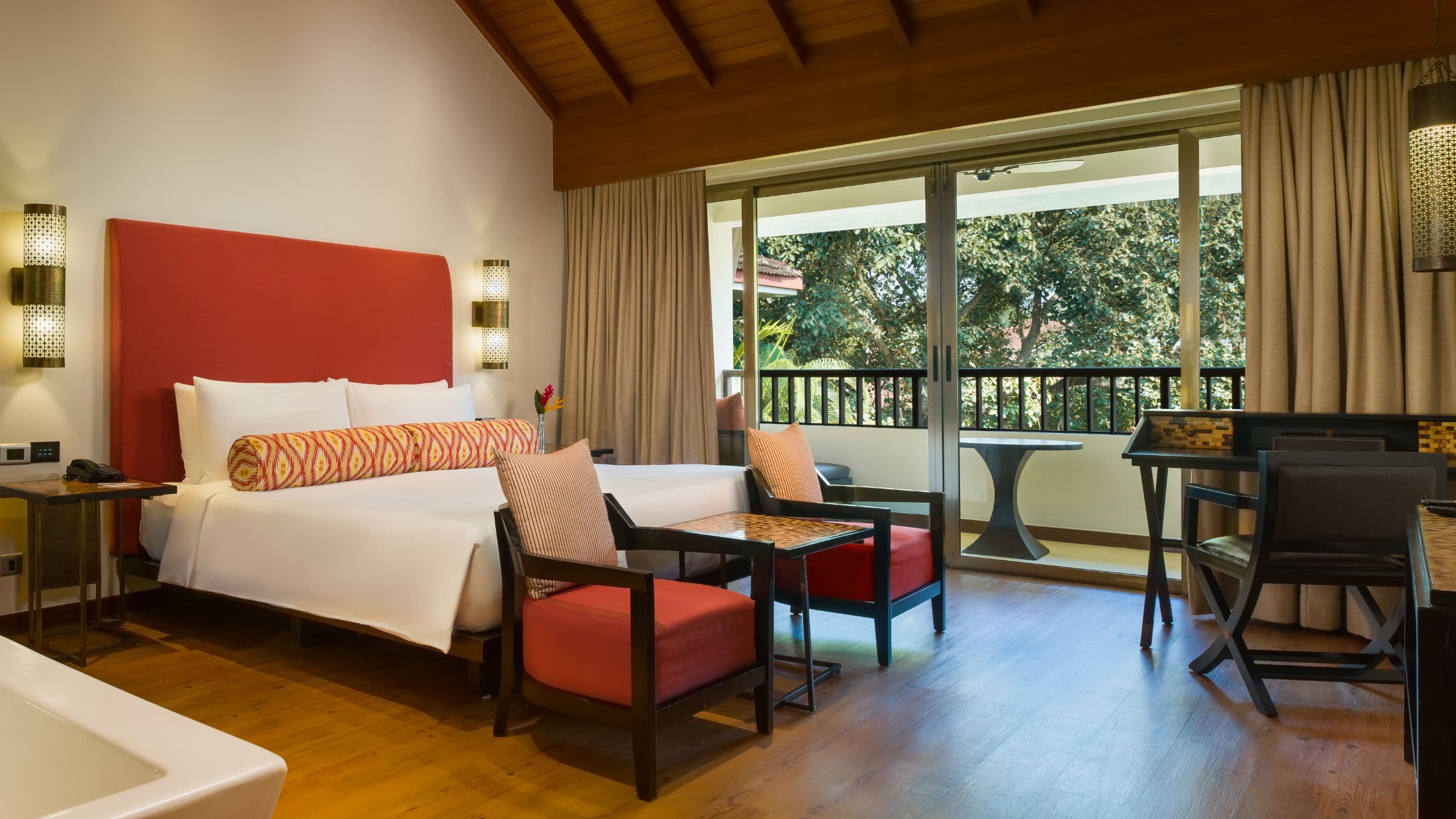 第 1，共 4 Alila Diwa Goa Bed Loft Room King Bed