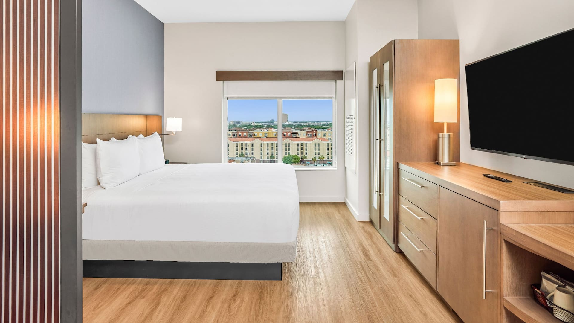 Hyatt Place Houston Medical Center King Bed Guestroom