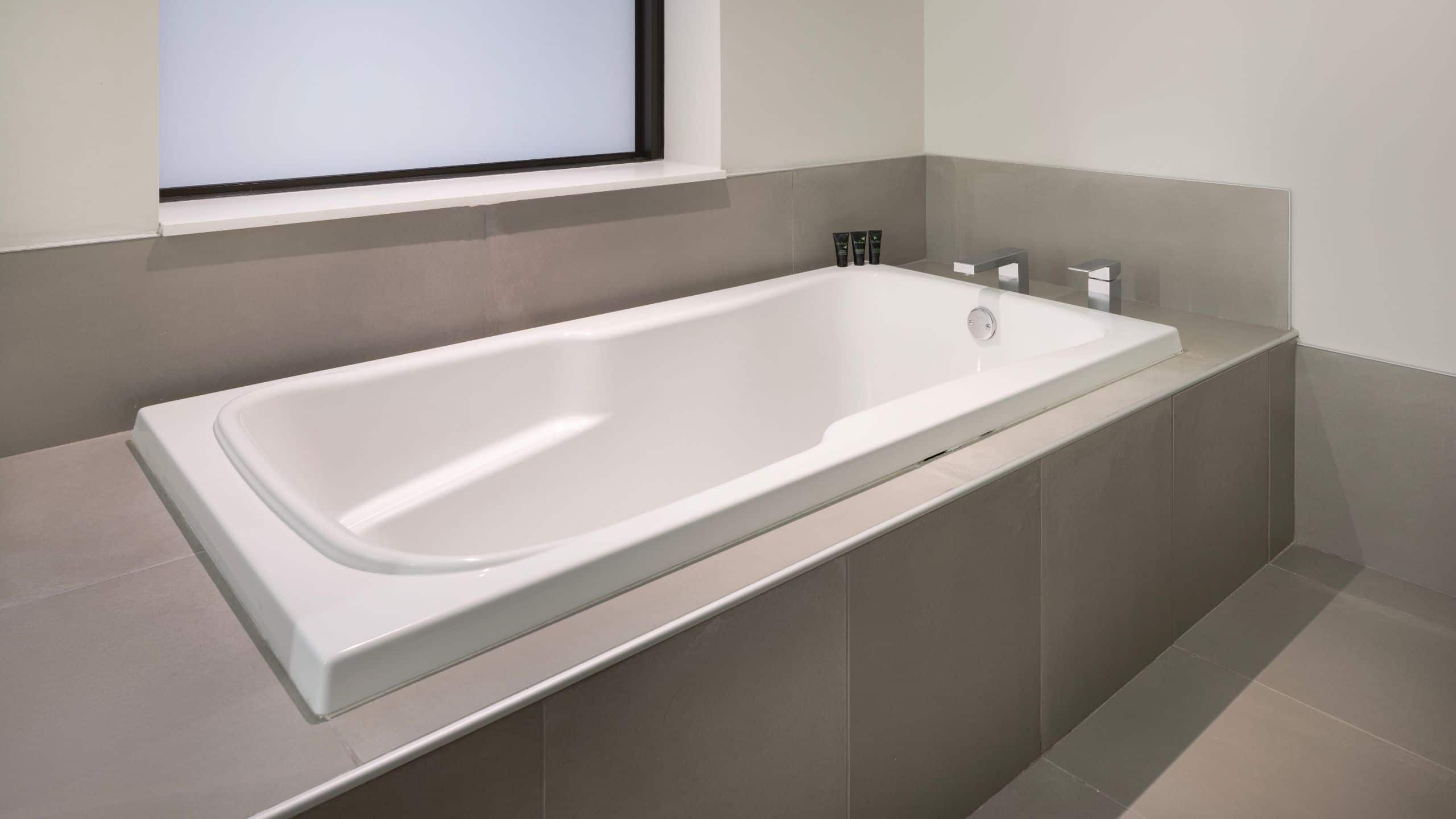 3 of 3 Hyatt Centric The Loop Chicago Two Queen Beds Deluxe Tub