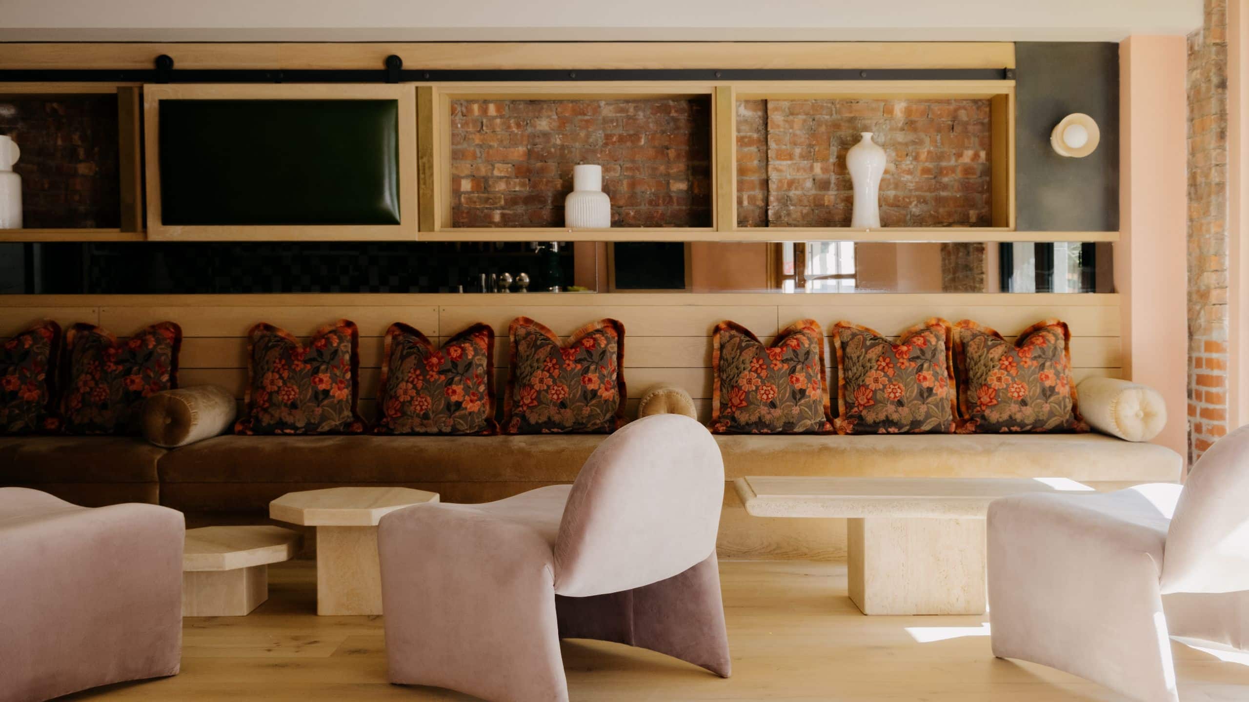 Park South Hotel Sweetbriar Entry Seating
