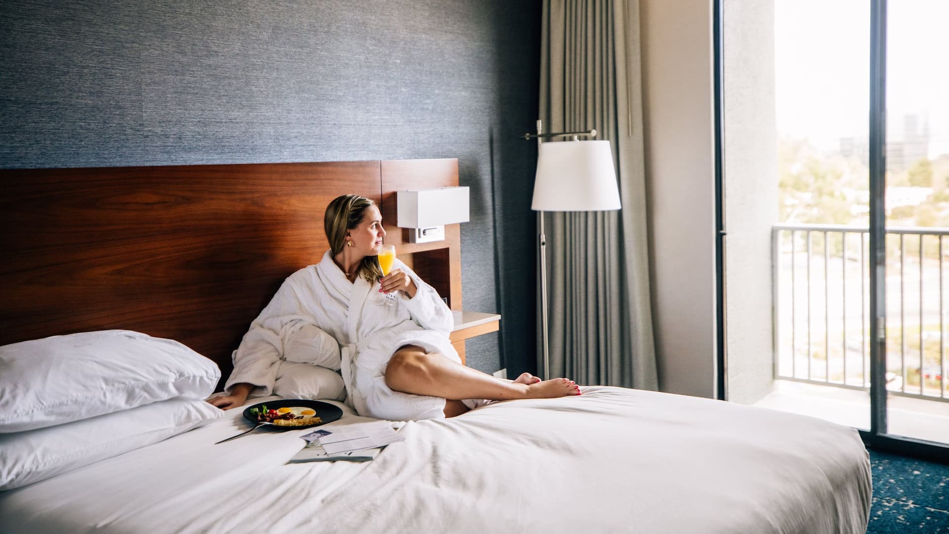 Hyatt Regency John Wayne Airport, Newport Beach Guest With Breakfast In Bed